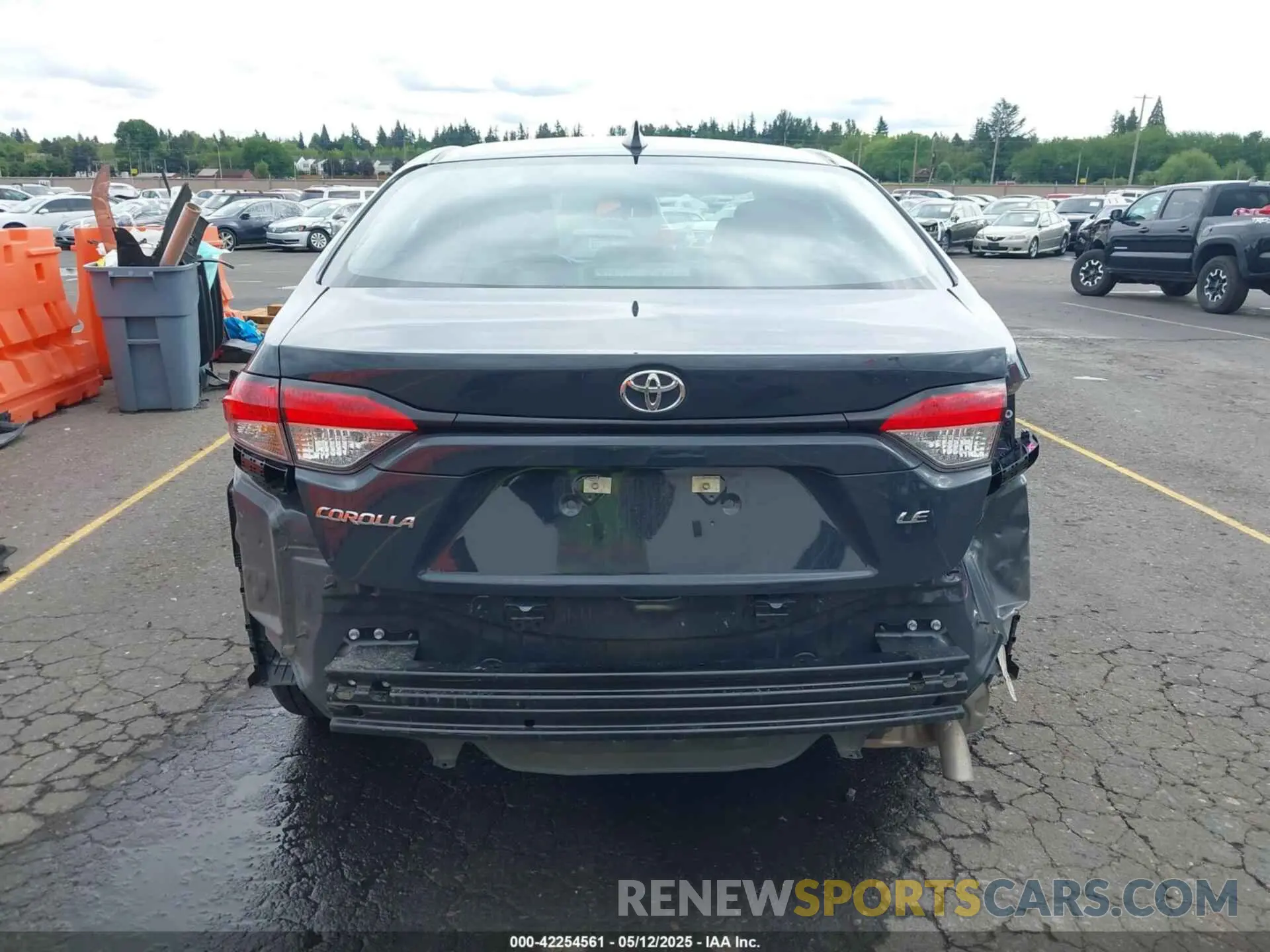 17 Photograph of a damaged car 5YFB4MDE3SP246432 TOYOTA COROLLA 2025