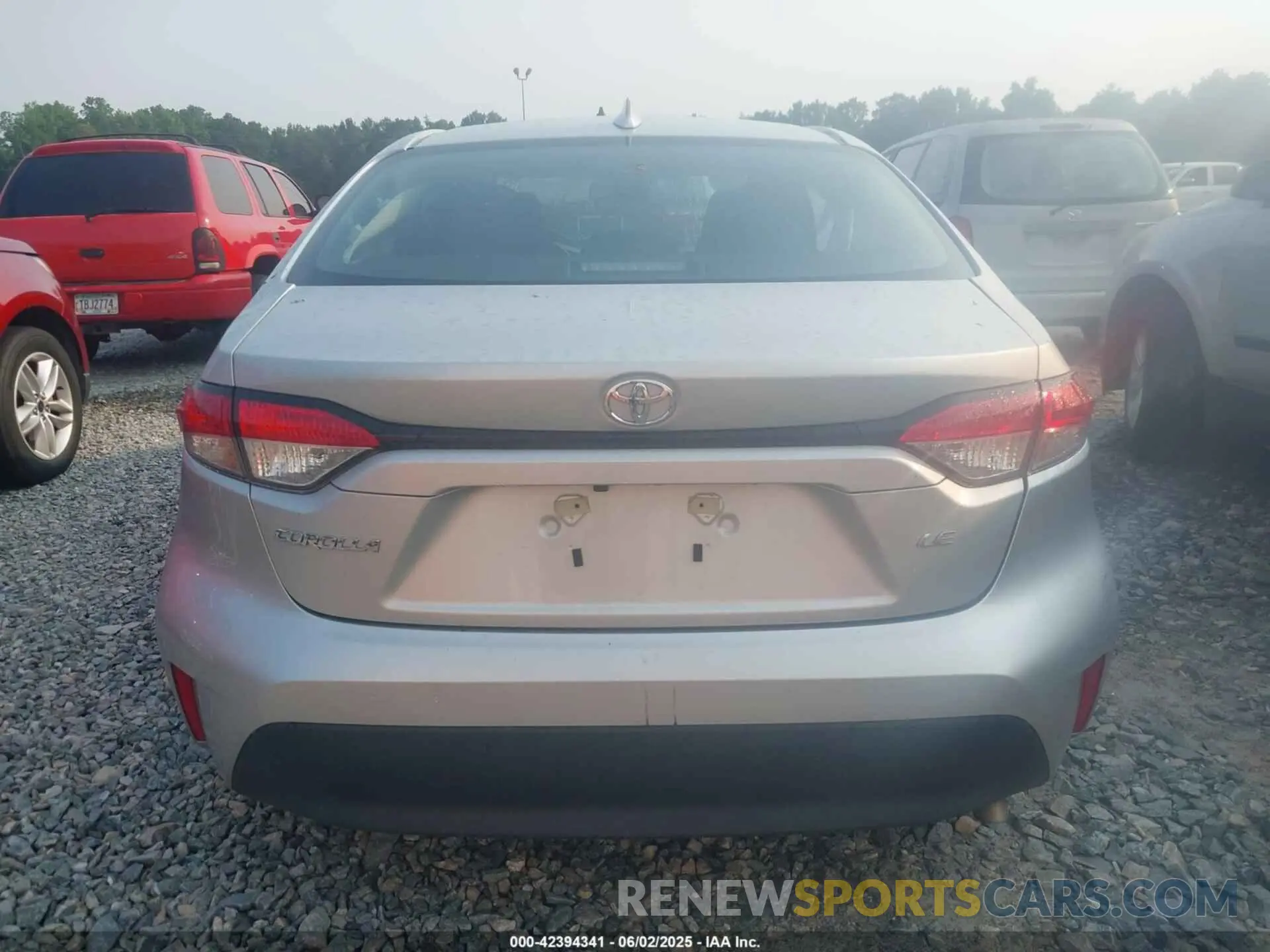 17 Photograph of a damaged car 5YFB4MDE3SP258161 TOYOTA COROLLA 2025