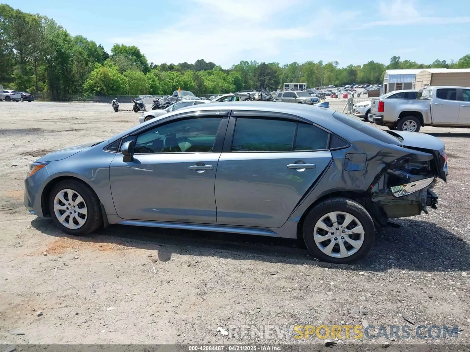15 Photograph of a damaged car 5YFB4MDE3SP272898 TOYOTA COROLLA 2025