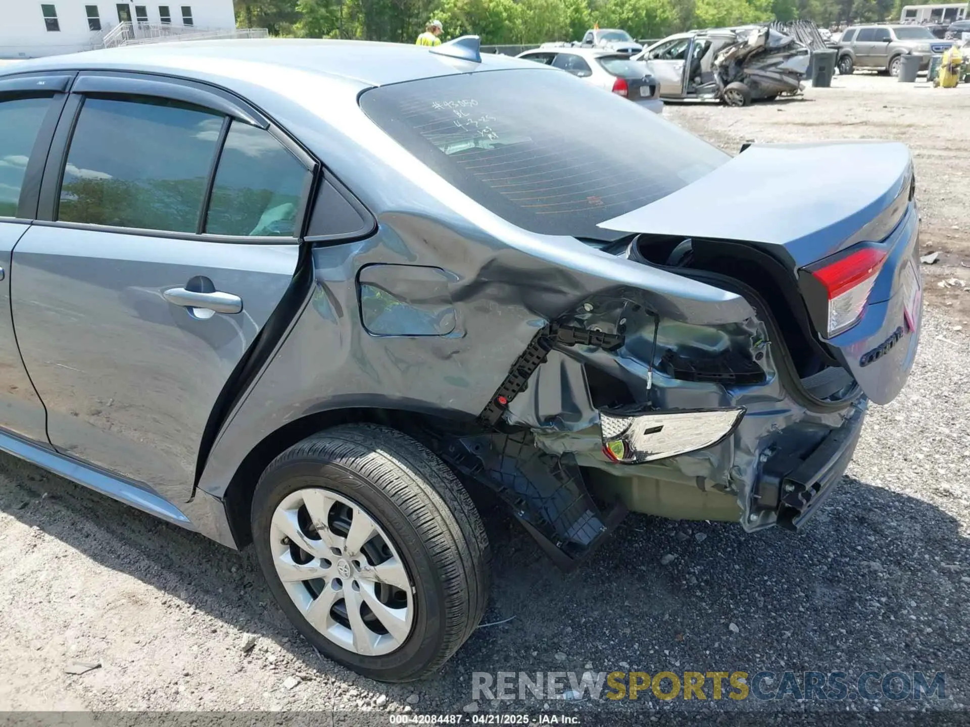 6 Photograph of a damaged car 5YFB4MDE3SP272898 TOYOTA COROLLA 2025