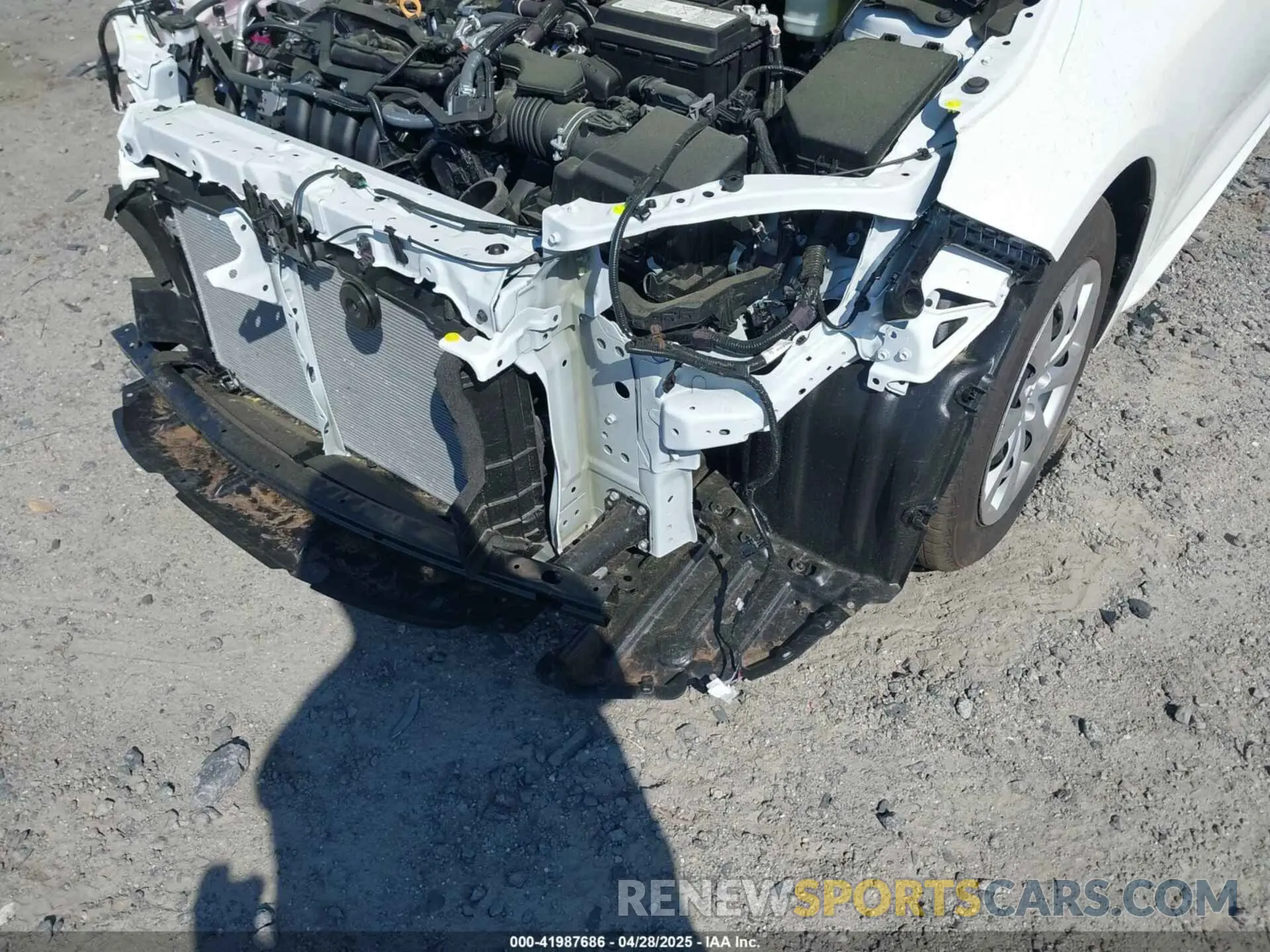 6 Photograph of a damaged car 5YFB4MDE3SP273131 TOYOTA COROLLA 2025
