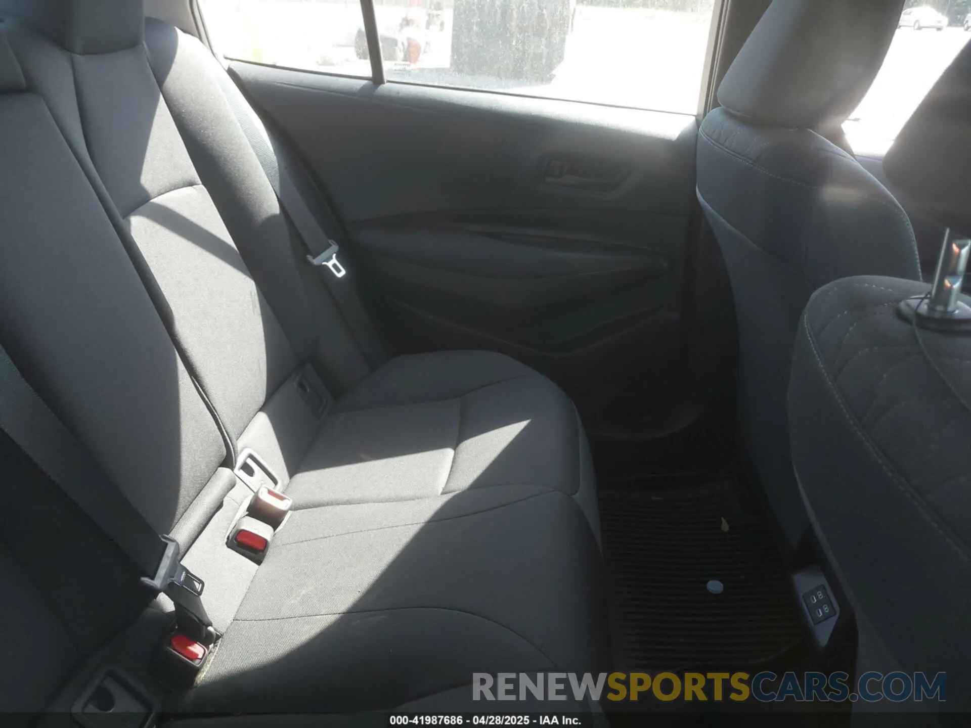 8 Photograph of a damaged car 5YFB4MDE3SP273131 TOYOTA COROLLA 2025