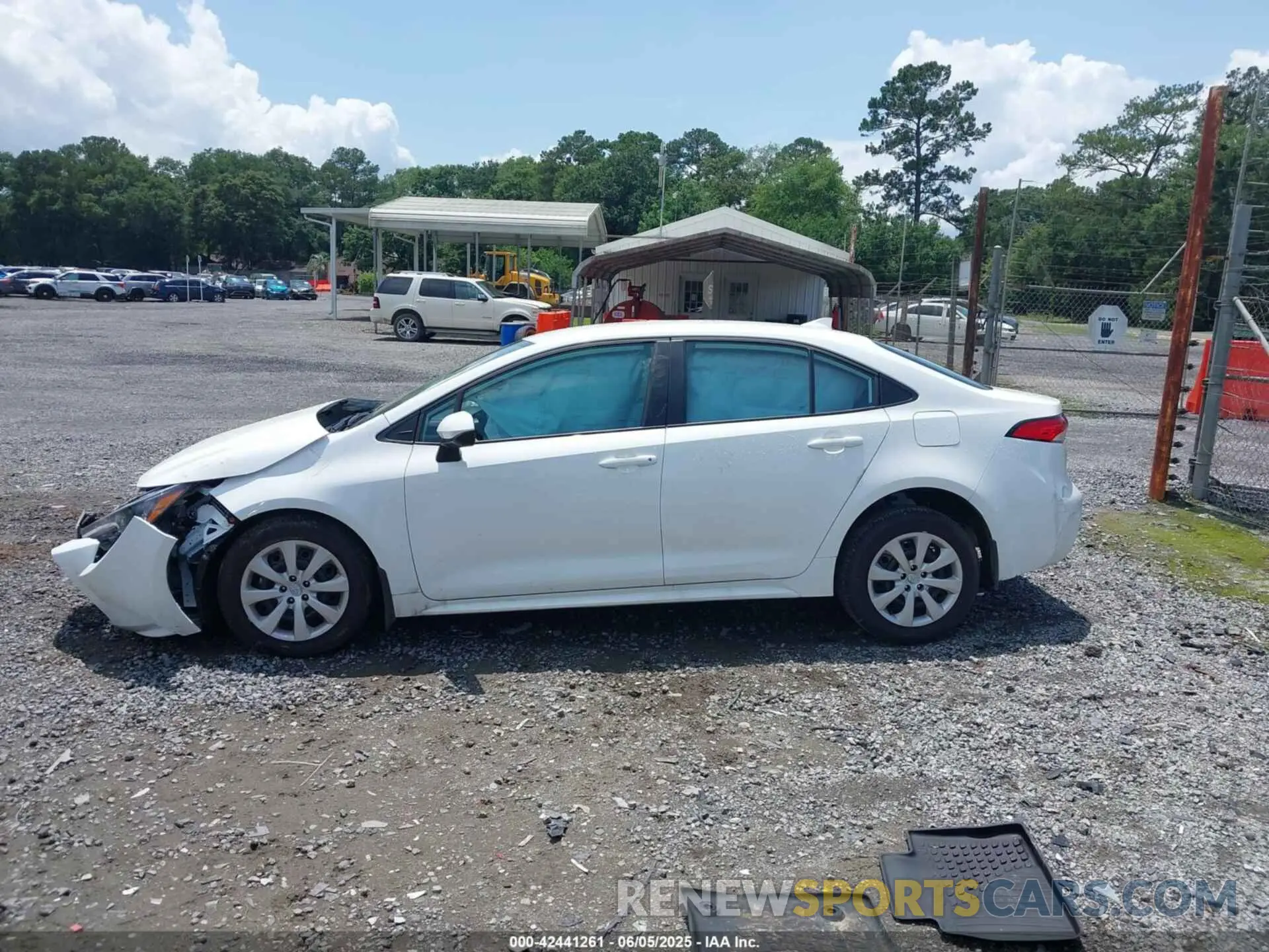 15 Photograph of a damaged car 5YFB4MDE3SP288924 TOYOTA COROLLA 2025