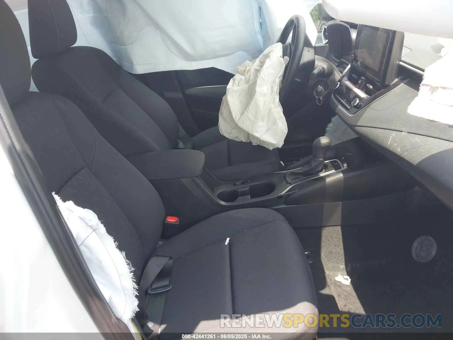 5 Photograph of a damaged car 5YFB4MDE3SP288924 TOYOTA COROLLA 2025