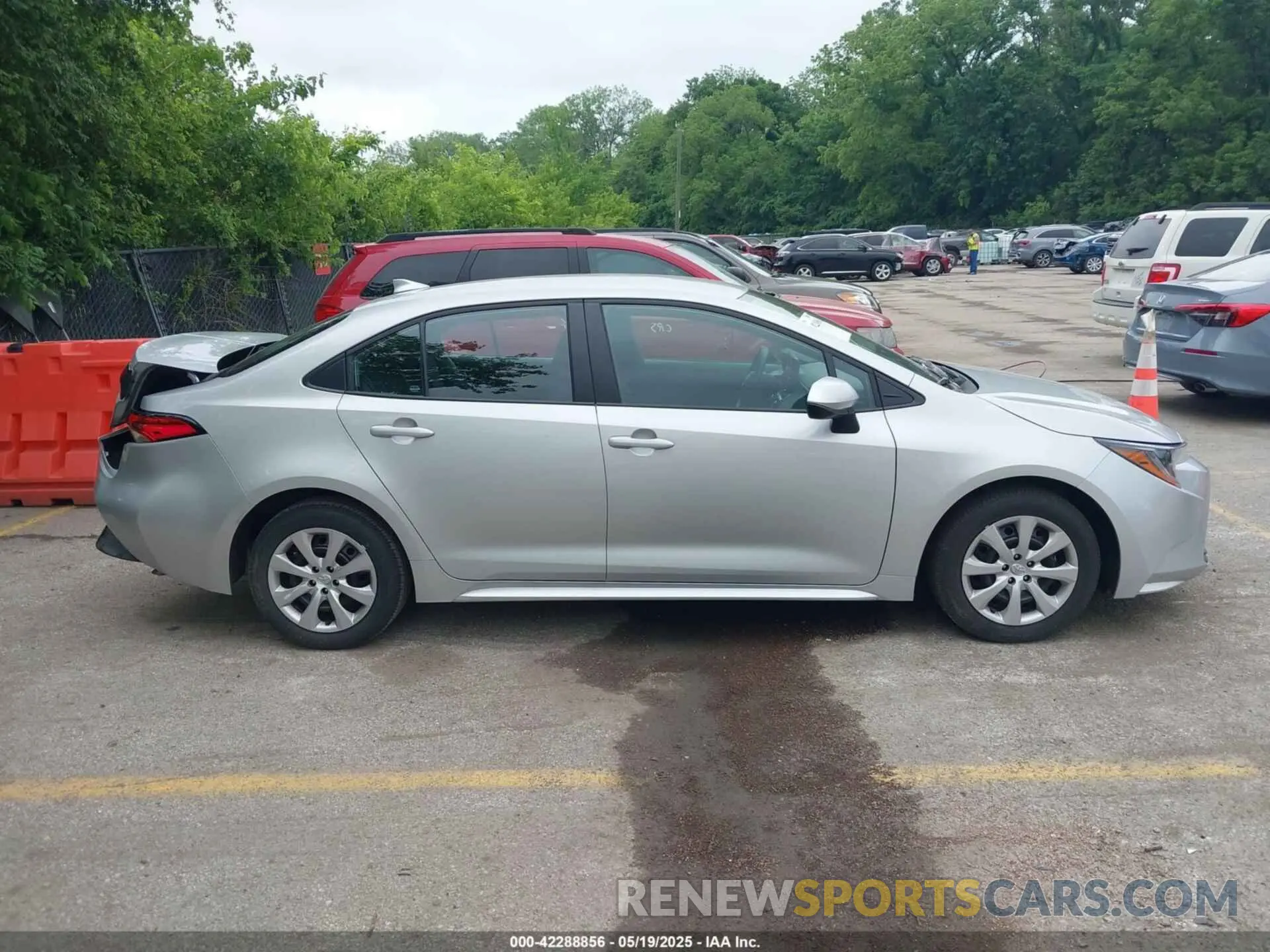 13 Photograph of a damaged car 5YFB4MDE4SP250490 TOYOTA COROLLA 2025
