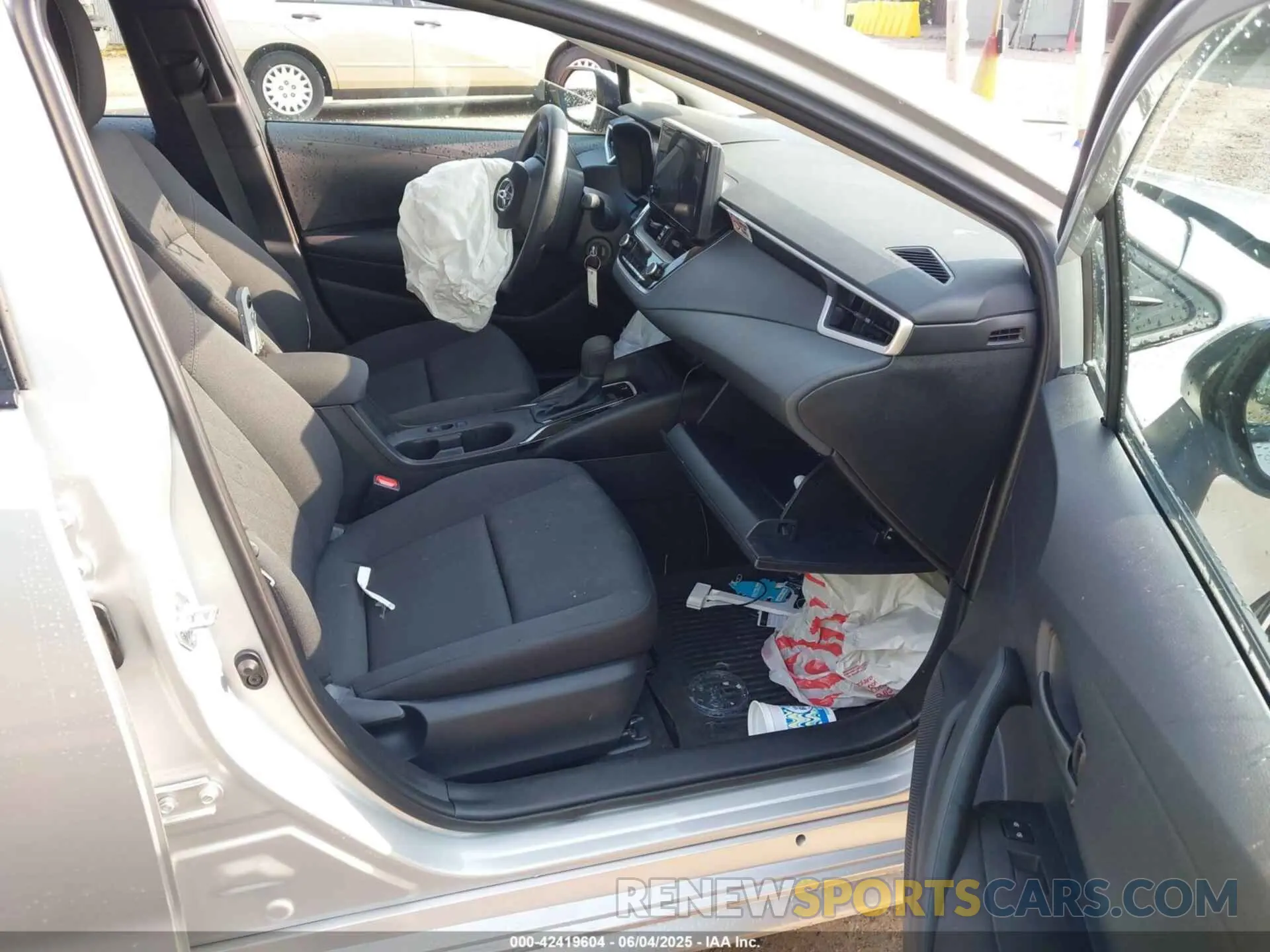 5 Photograph of a damaged car 5YFB4MDE4SP251669 TOYOTA COROLLA 2025