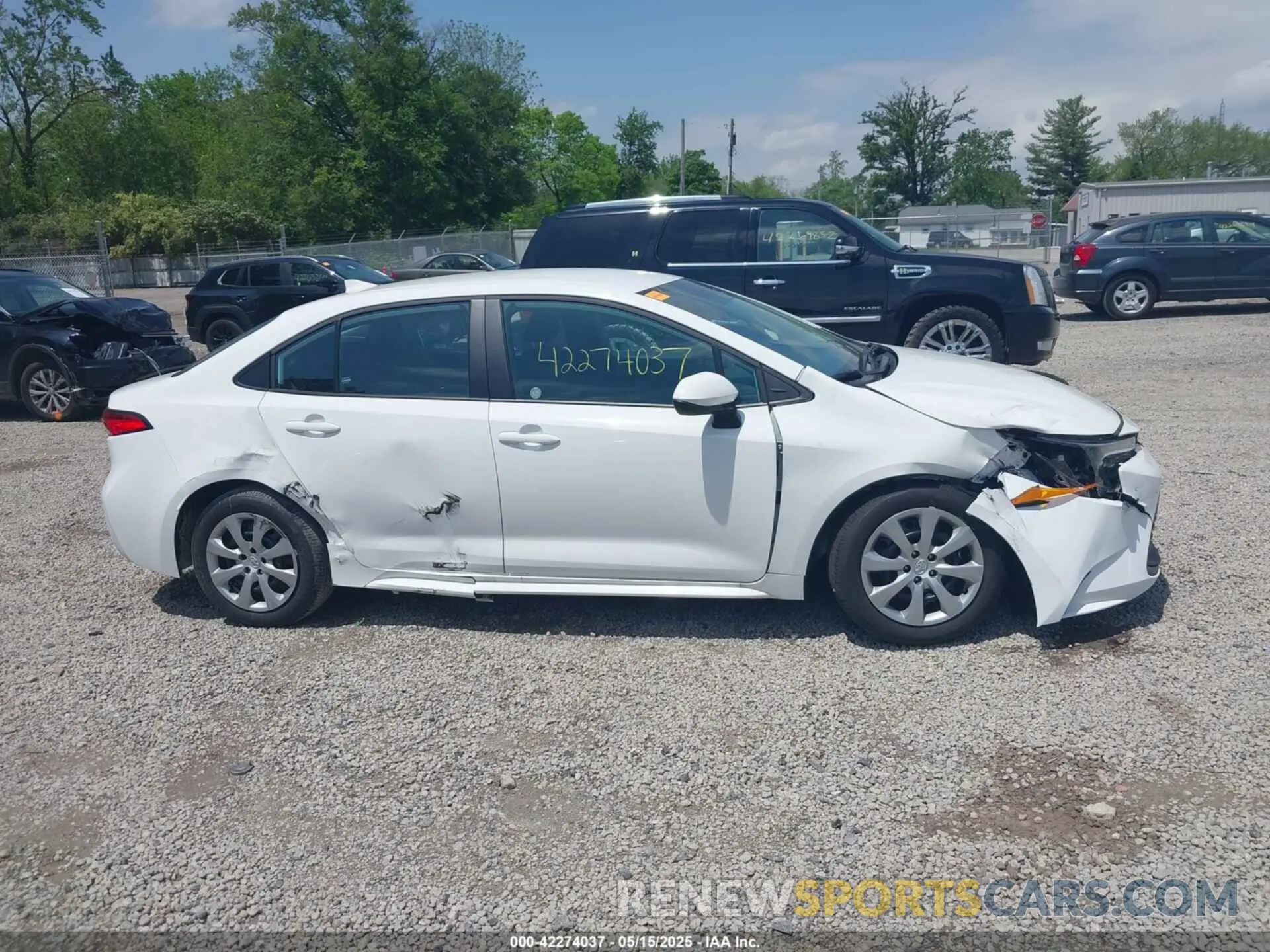13 Photograph of a damaged car 5YFB4MDE4SP266477 TOYOTA COROLLA 2025