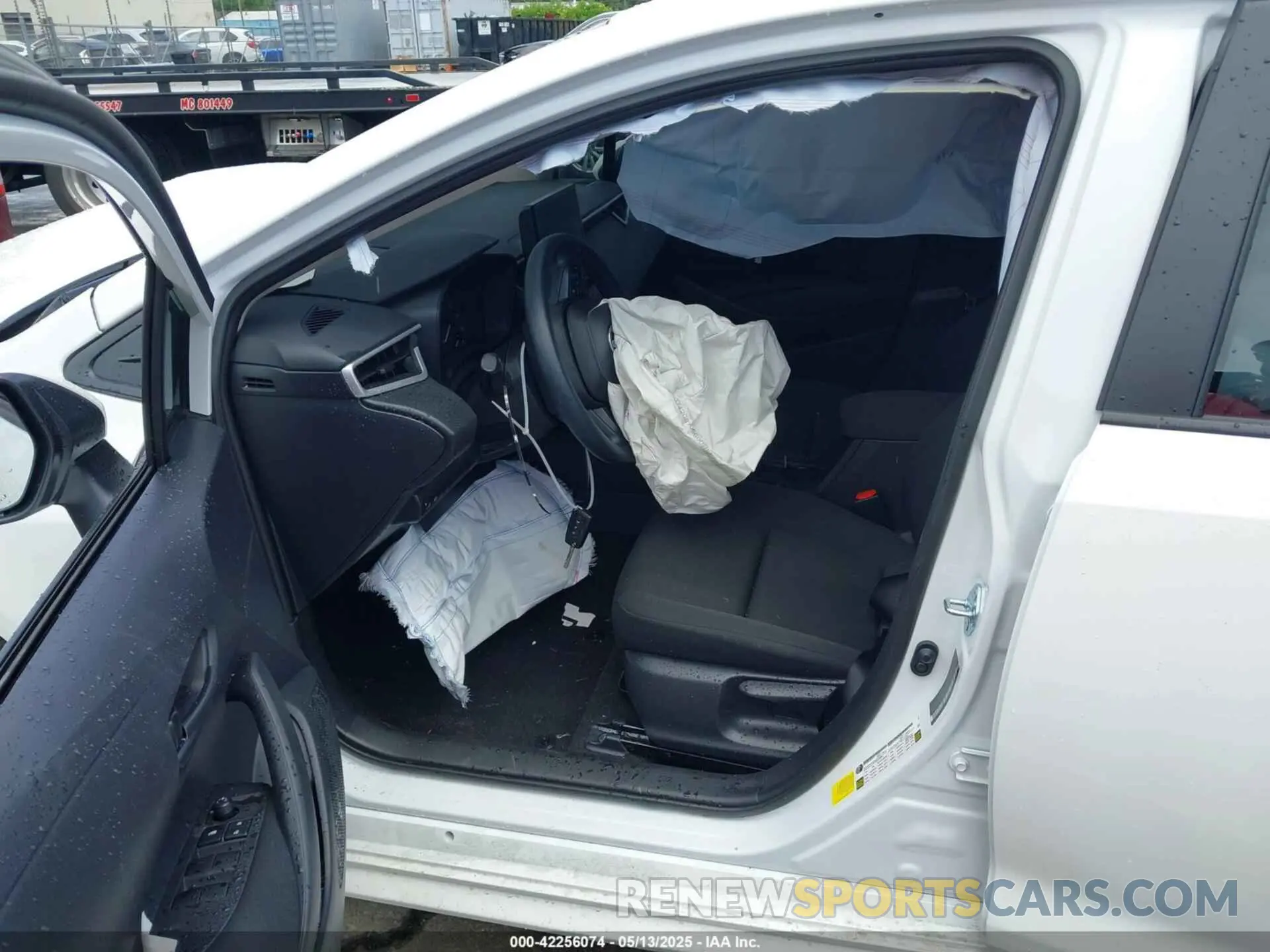 5 Photograph of a damaged car 5YFB4MDE4SP276037 TOYOTA COROLLA 2025