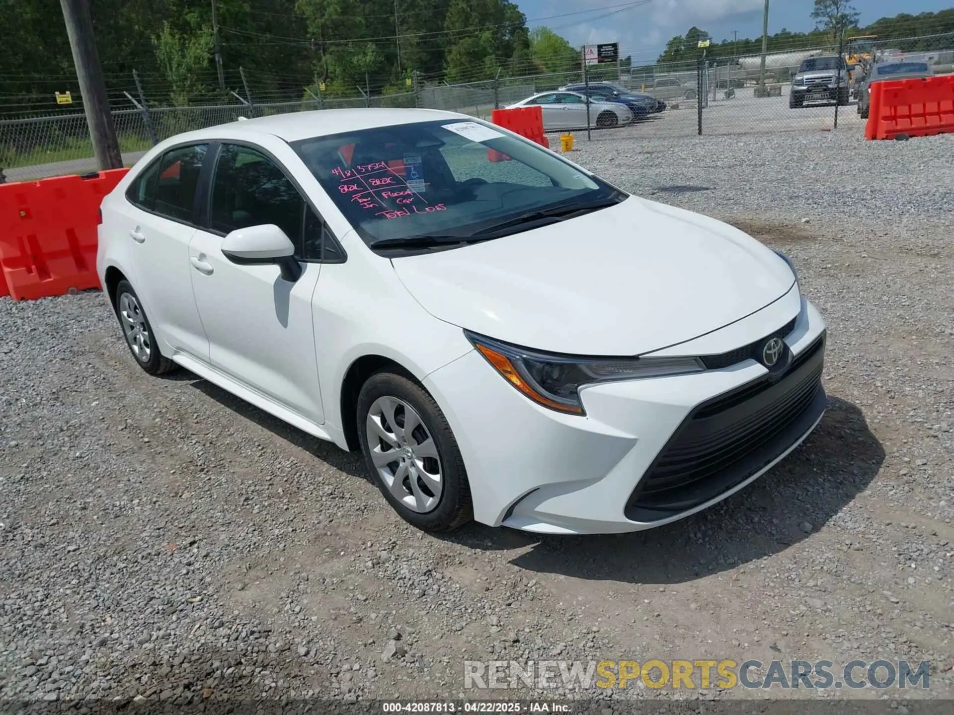 1 Photograph of a damaged car 5YFB4MDE4SP280296 TOYOTA COROLLA 2025