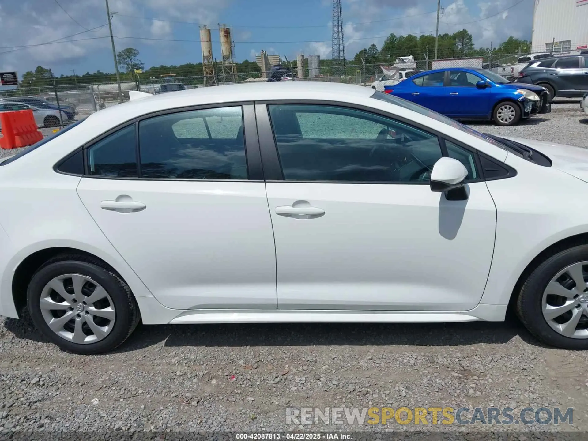 13 Photograph of a damaged car 5YFB4MDE4SP280296 TOYOTA COROLLA 2025