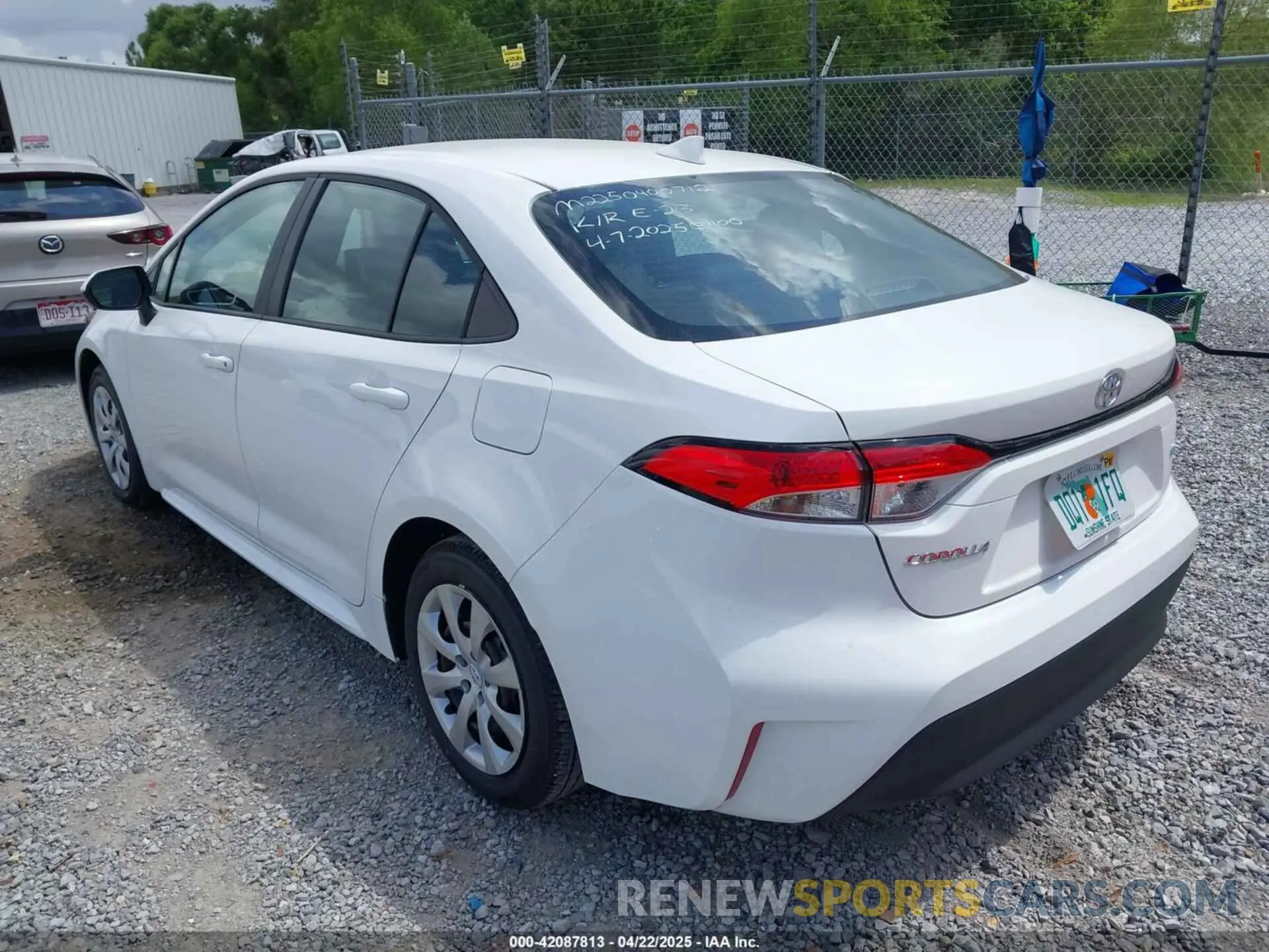 3 Photograph of a damaged car 5YFB4MDE4SP280296 TOYOTA COROLLA 2025