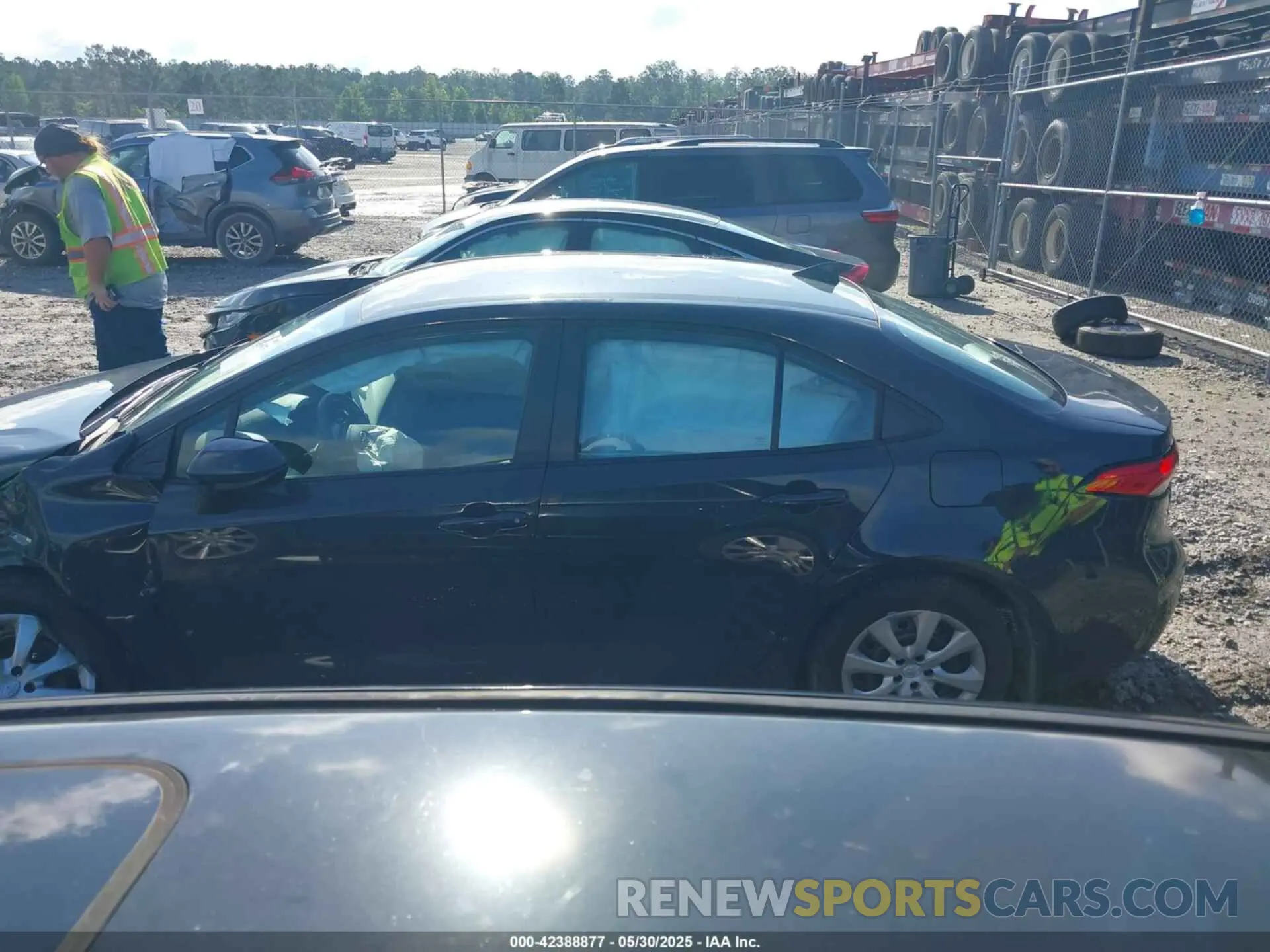 14 Photograph of a damaged car 5YFB4MDE4SP286566 TOYOTA COROLLA 2025