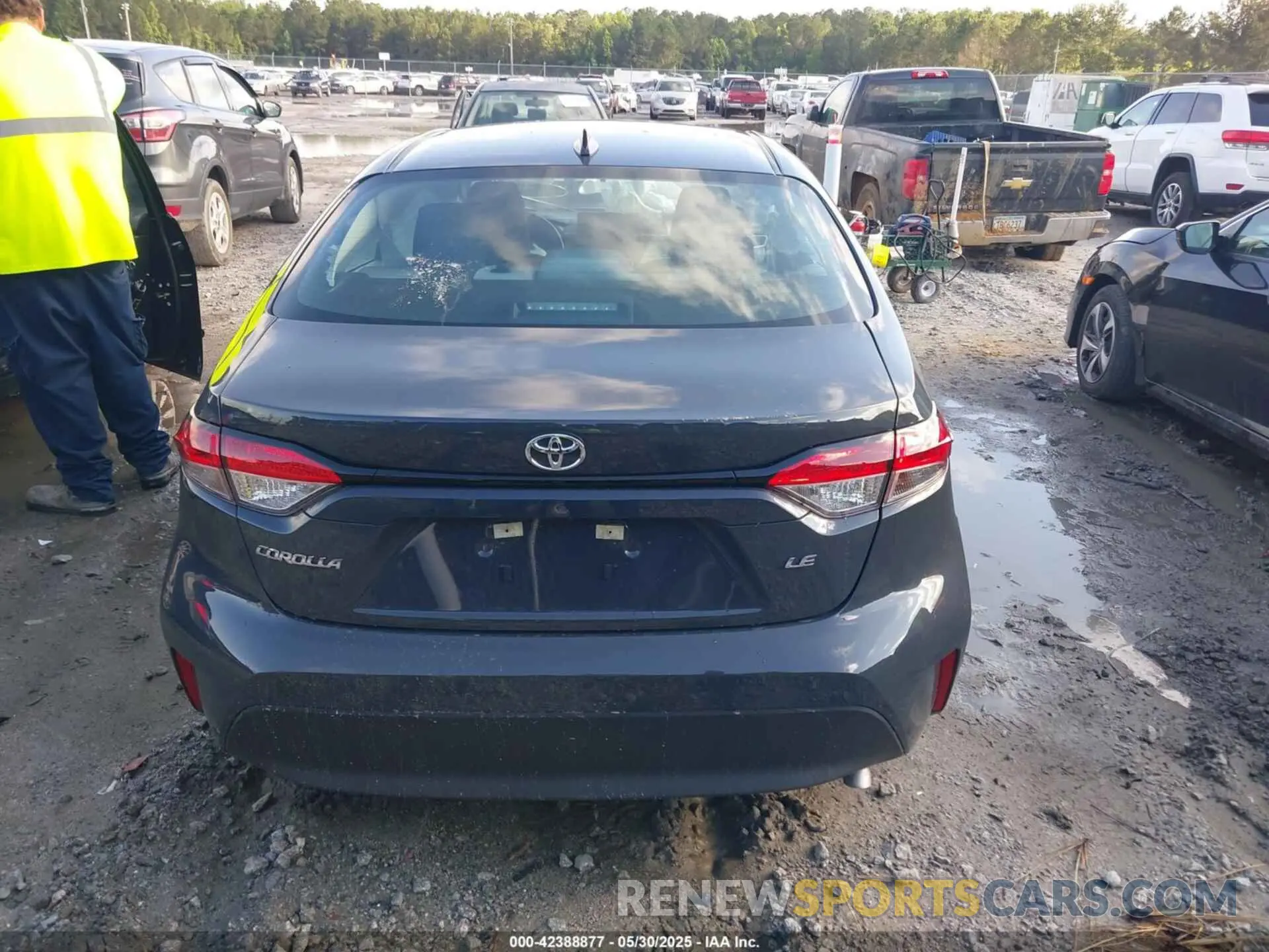 16 Photograph of a damaged car 5YFB4MDE4SP286566 TOYOTA COROLLA 2025