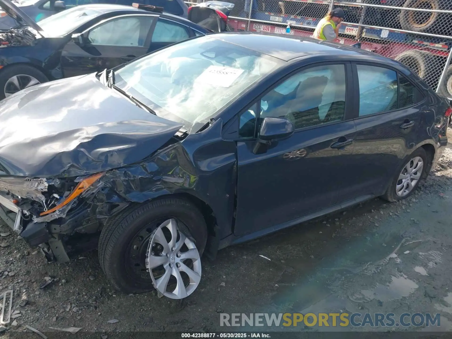 2 Photograph of a damaged car 5YFB4MDE4SP286566 TOYOTA COROLLA 2025