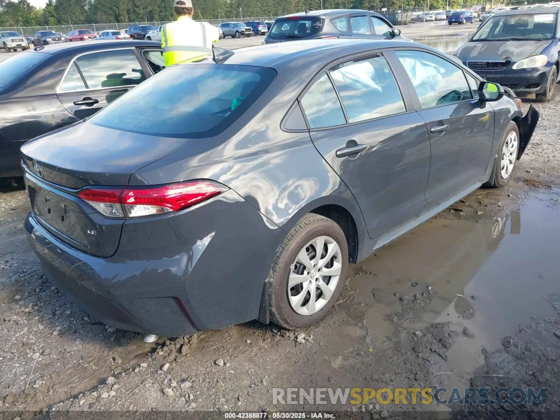 4 Photograph of a damaged car 5YFB4MDE4SP286566 TOYOTA COROLLA 2025