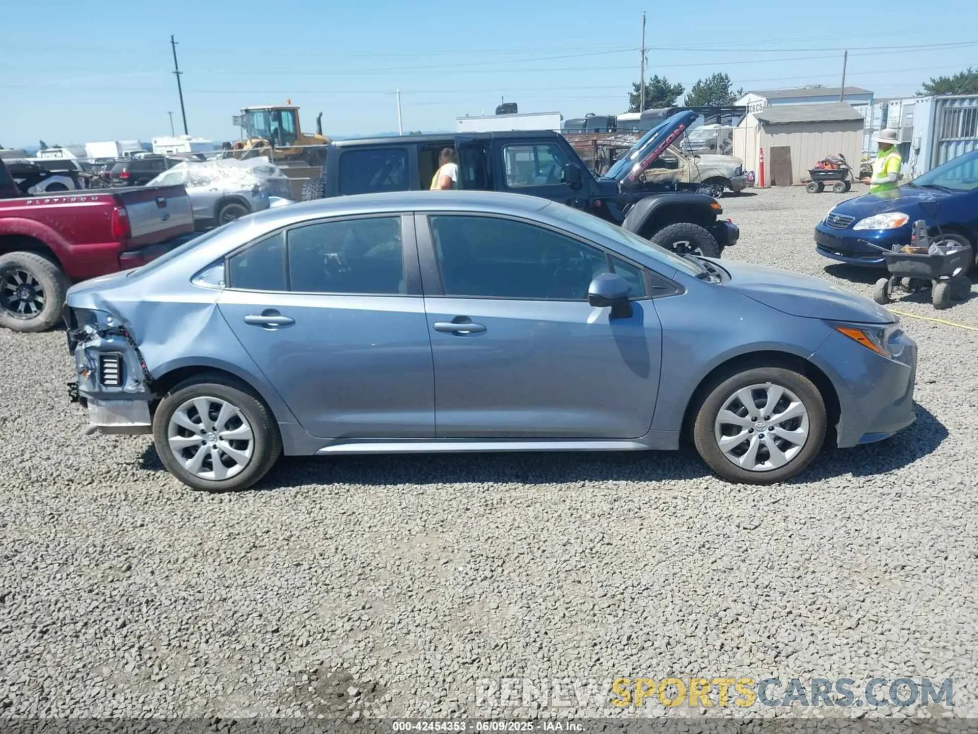 14 Photograph of a damaged car 5YFB4MDE4SP295039 TOYOTA COROLLA 2025
