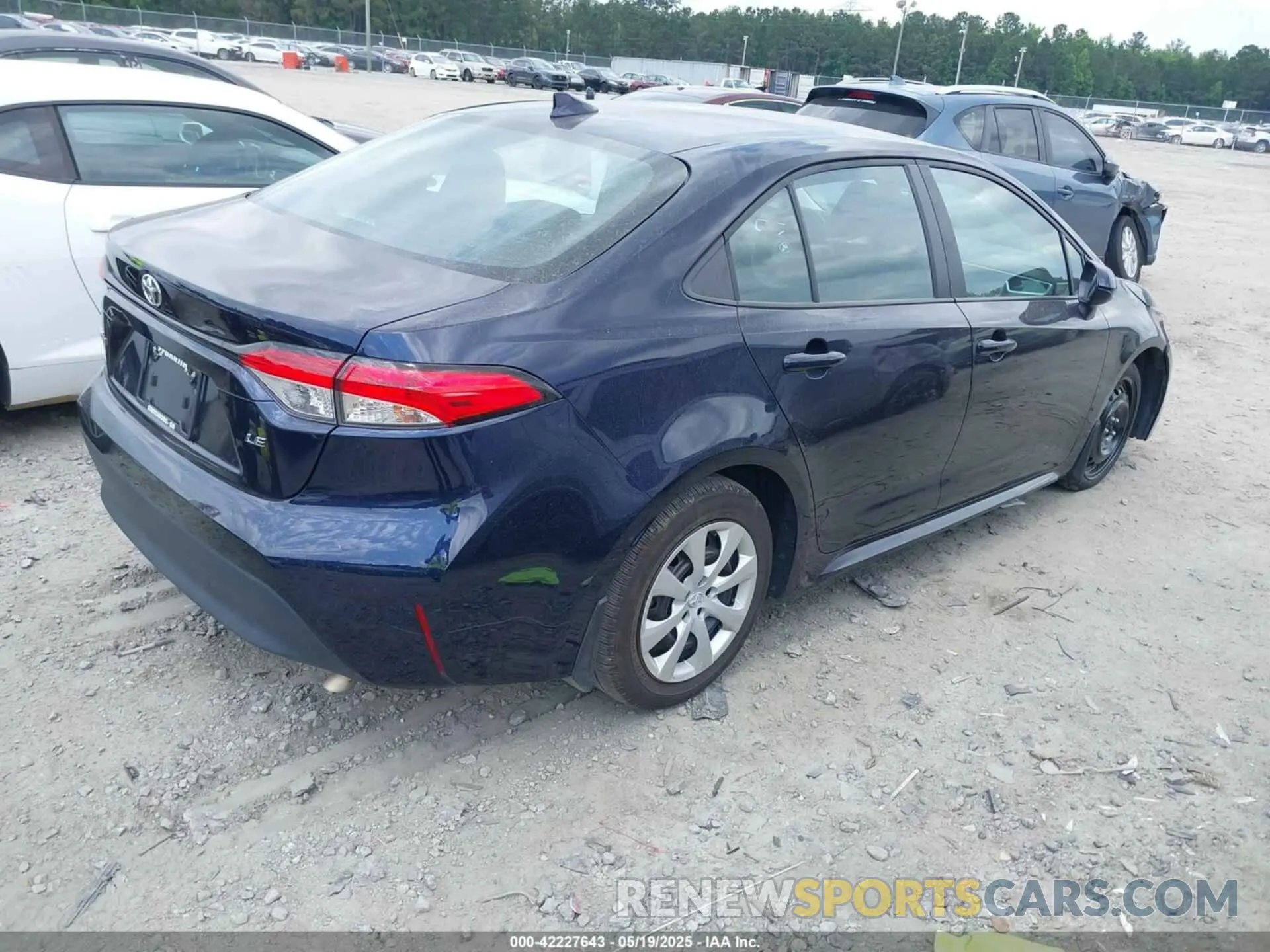 4 Photograph of a damaged car 5YFB4MDE5SP240308 TOYOTA COROLLA 2025
