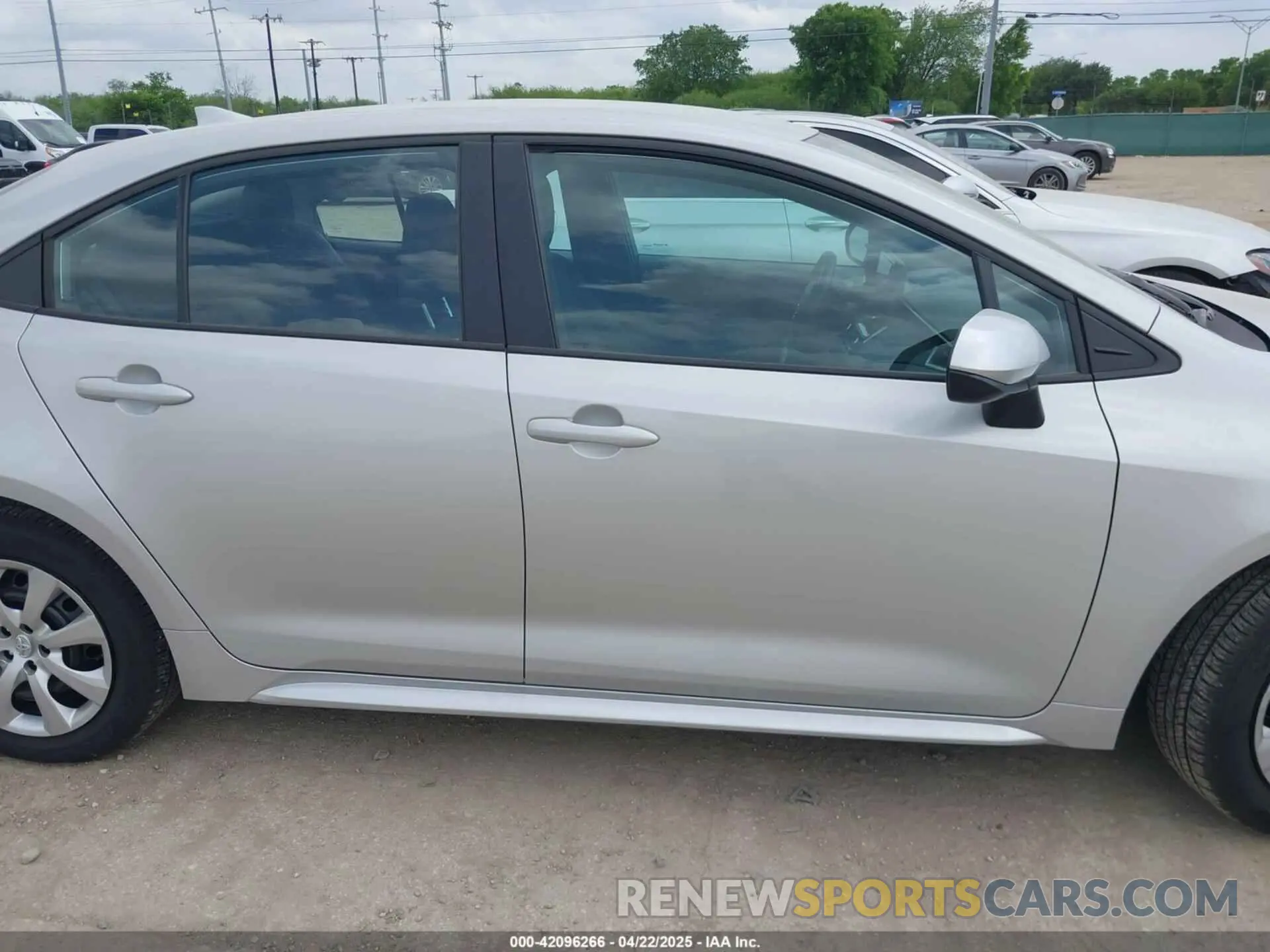 13 Photograph of a damaged car 5YFB4MDE5SP249252 TOYOTA COROLLA 2025