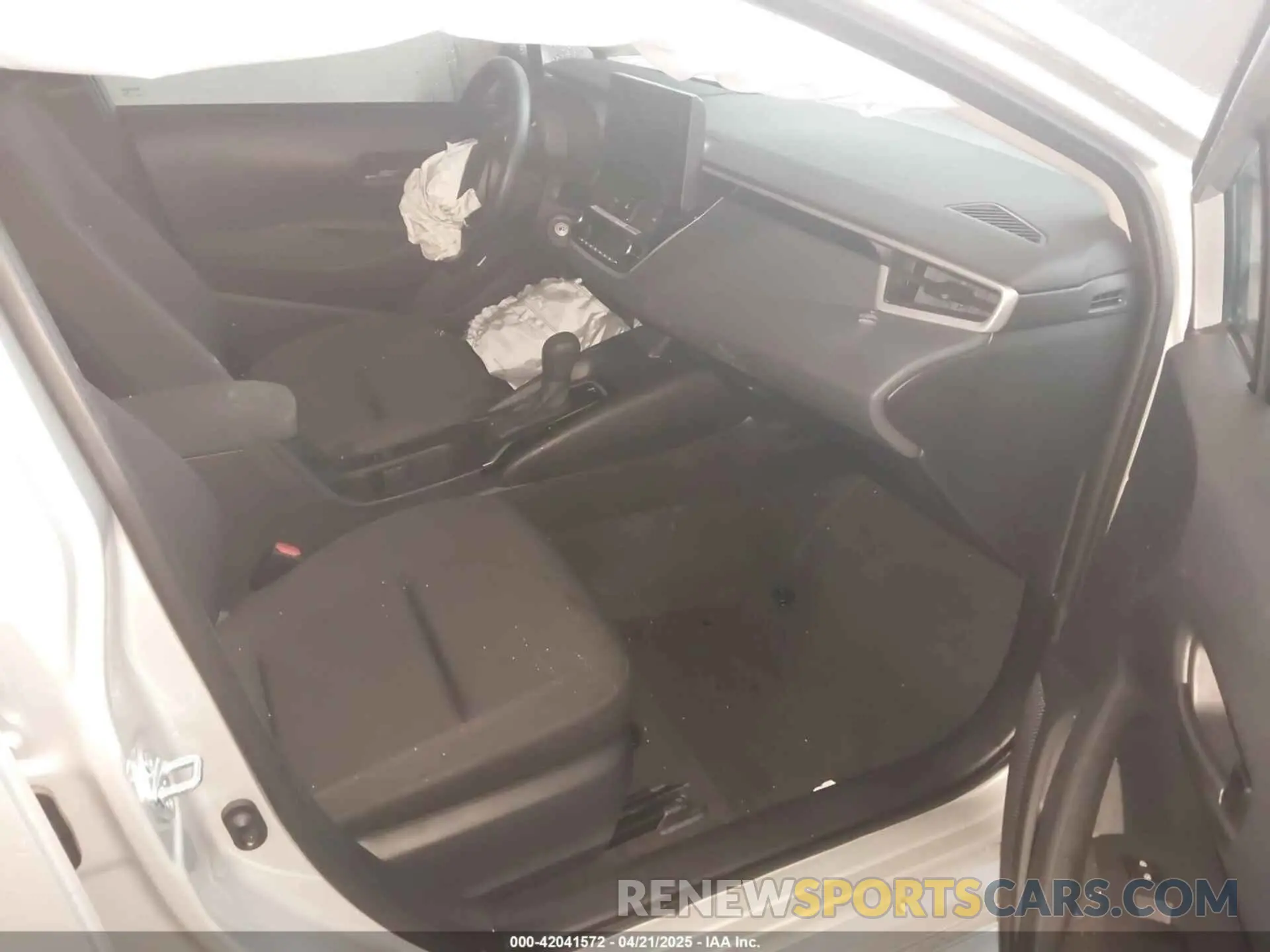 5 Photograph of a damaged car 5YFB4MDE5SP253480 TOYOTA COROLLA 2025