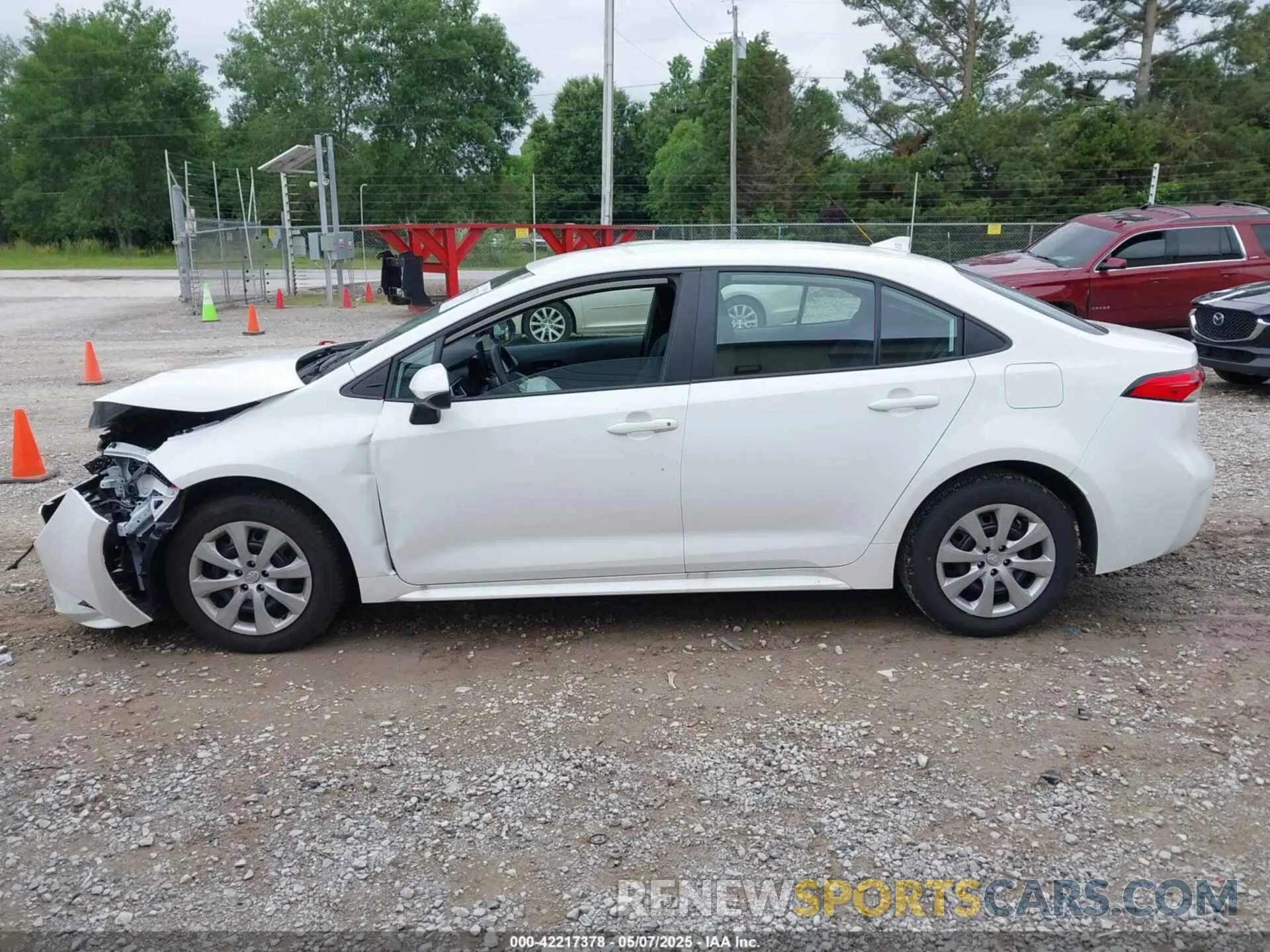 14 Photograph of a damaged car 5YFB4MDE5SP268464 TOYOTA COROLLA 2025