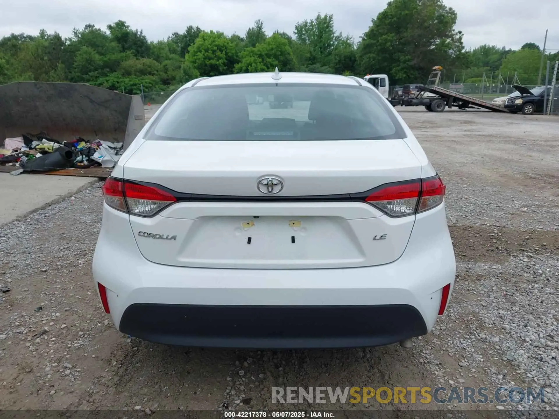16 Photograph of a damaged car 5YFB4MDE5SP268464 TOYOTA COROLLA 2025