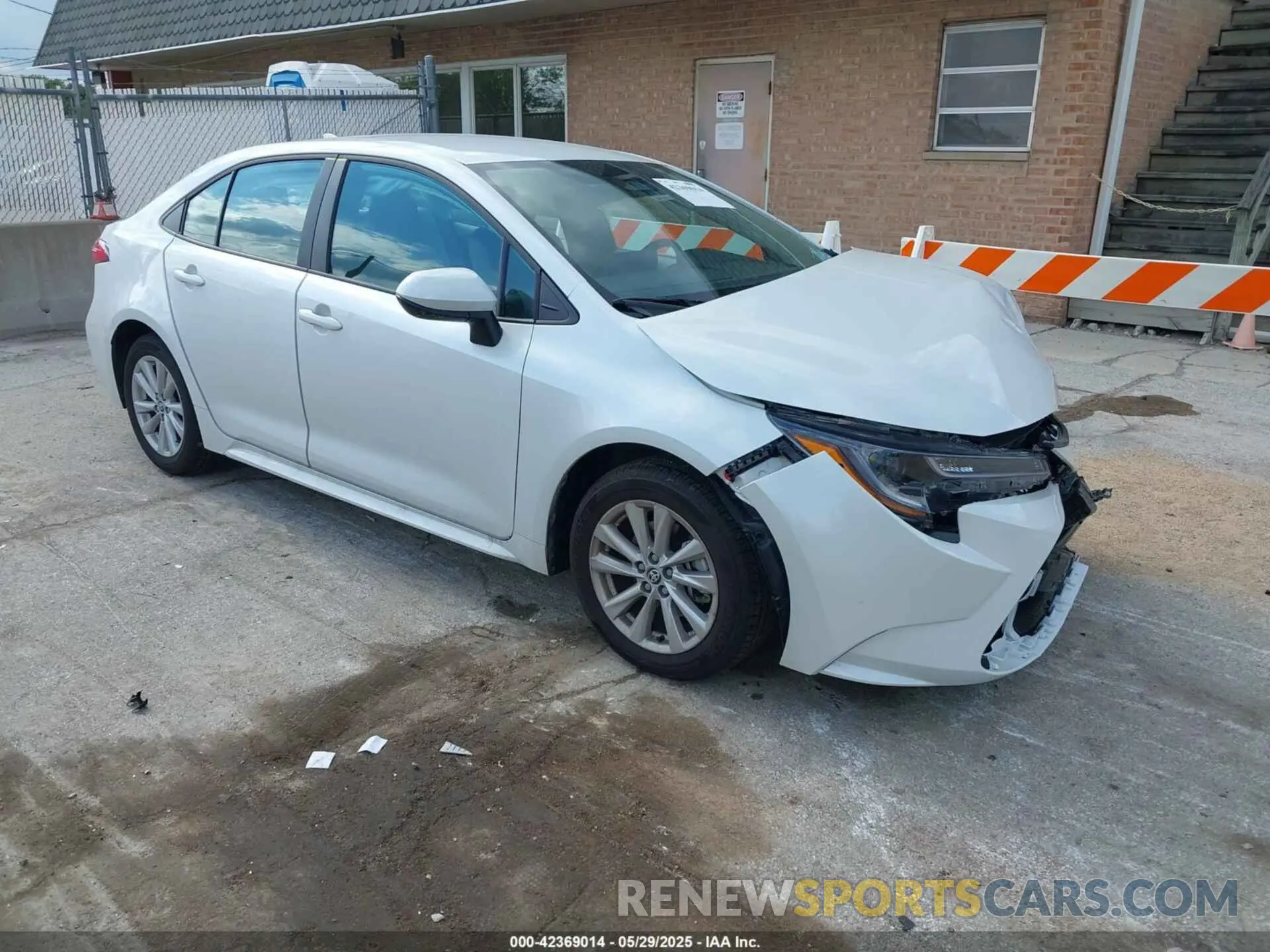 1 Photograph of a damaged car 5YFB4MDE5SP273521 TOYOTA COROLLA 2025