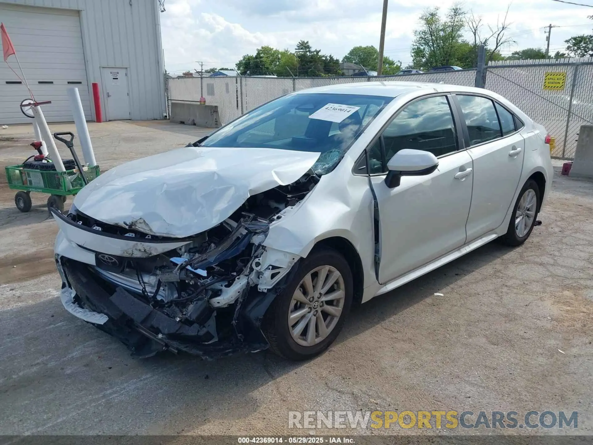 2 Photograph of a damaged car 5YFB4MDE5SP273521 TOYOTA COROLLA 2025
