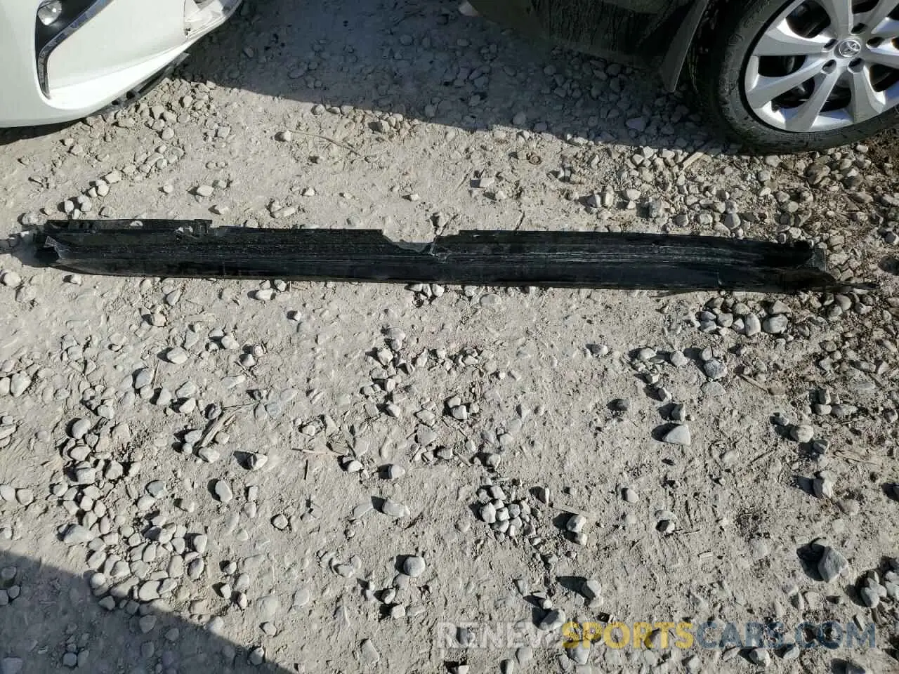 14 Photograph of a damaged car 5YFB4MDE5SP275883 TOYOTA COROLLA 2025