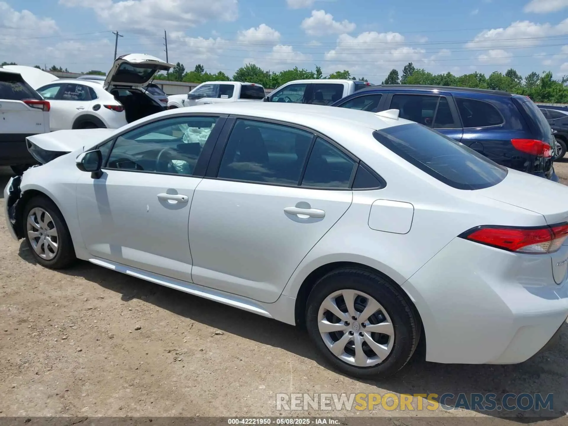 14 Photograph of a damaged car 5YFB4MDE5SP284079 TOYOTA COROLLA 2025