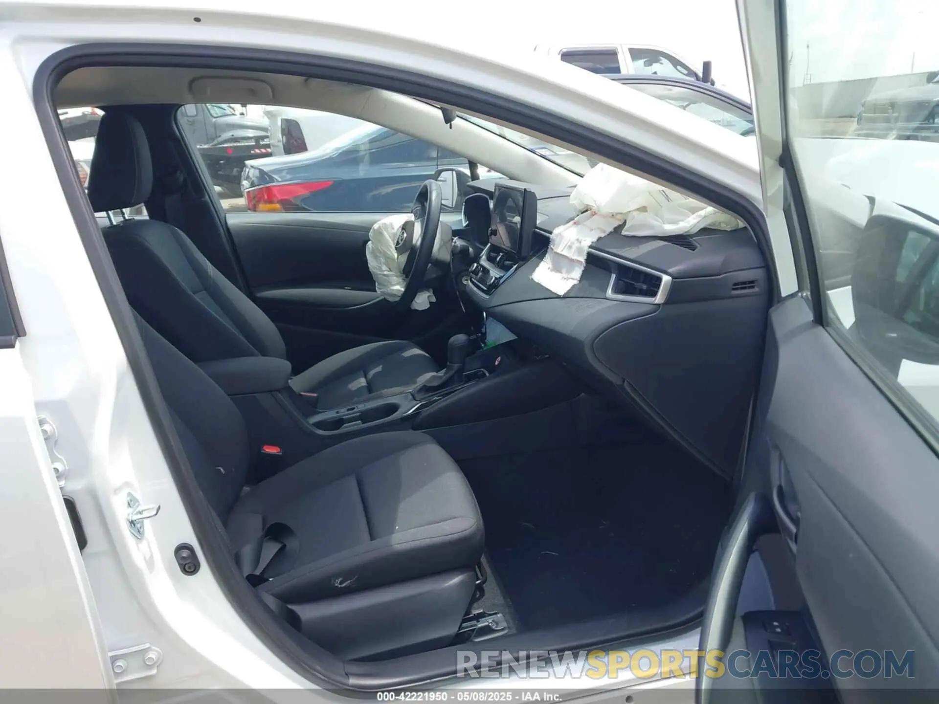 5 Photograph of a damaged car 5YFB4MDE5SP284079 TOYOTA COROLLA 2025