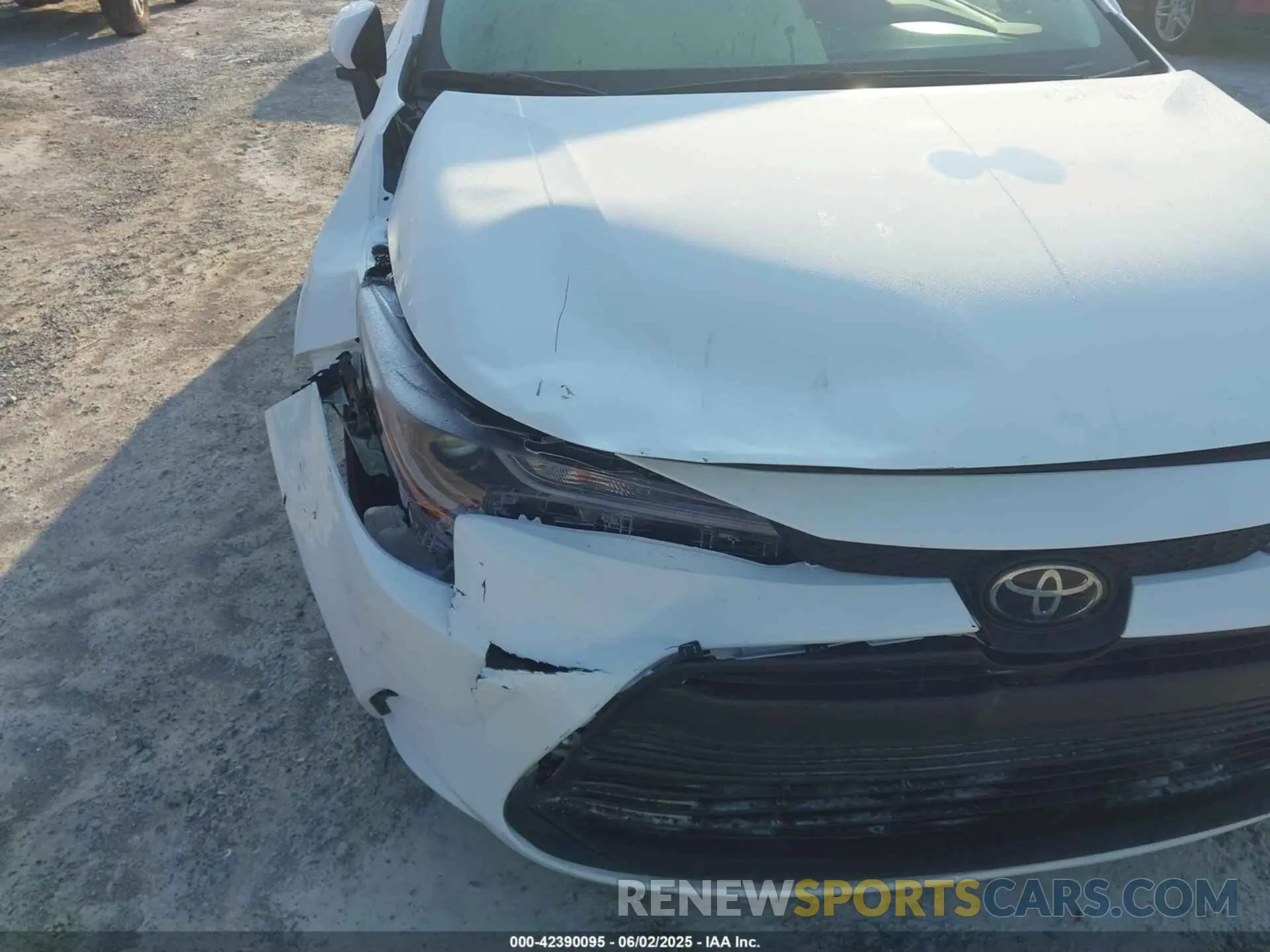 6 Photograph of a damaged car 5YFB4MDE5SP287080 TOYOTA COROLLA 2025