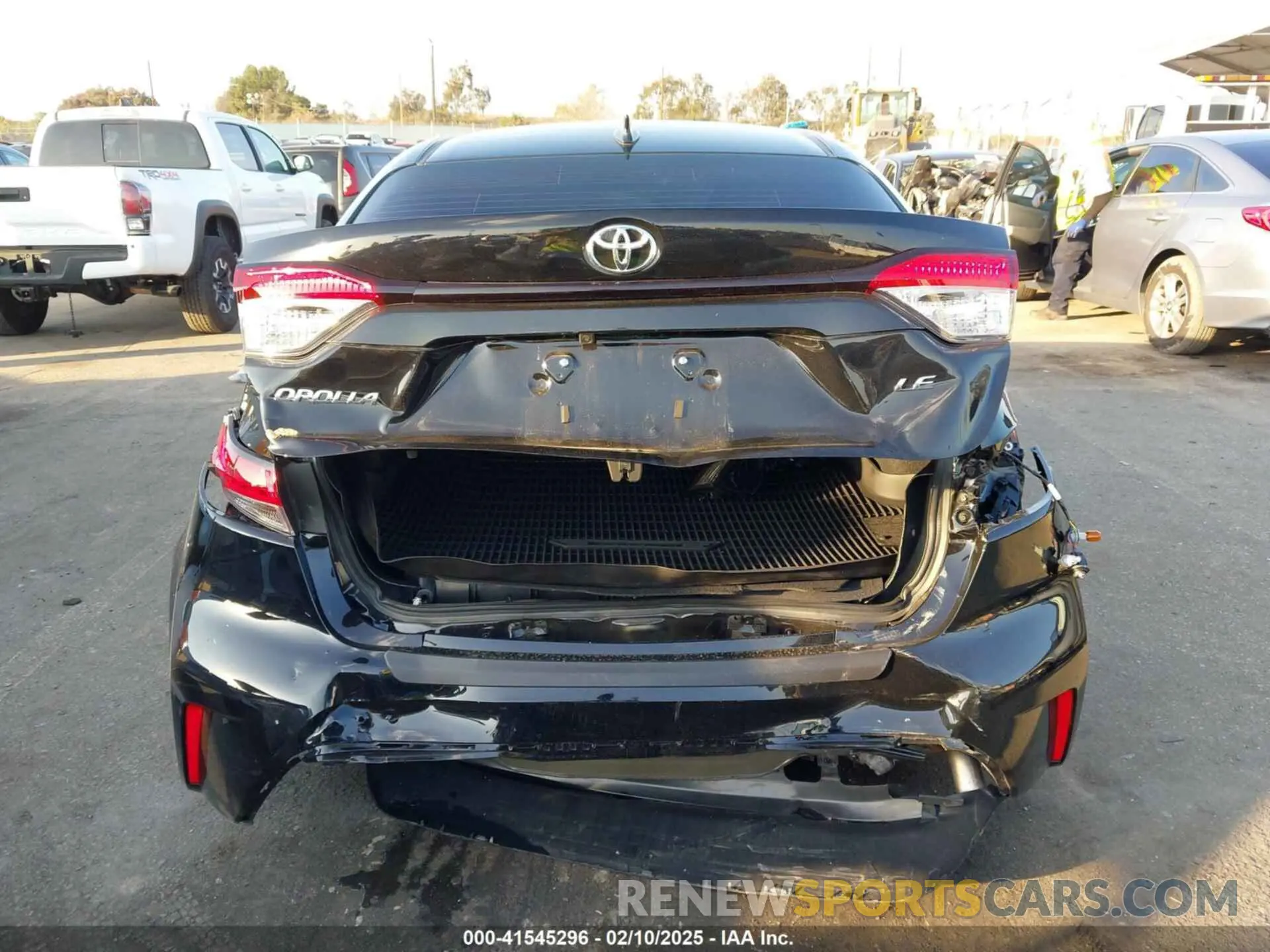 17 Photograph of a damaged car 5YFB4MDE6SP235537 TOYOTA COROLLA 2025