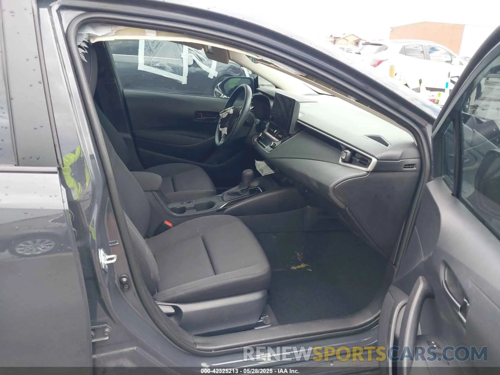 5 Photograph of a damaged car 5YFB4MDE6SP236395 TOYOTA COROLLA 2025