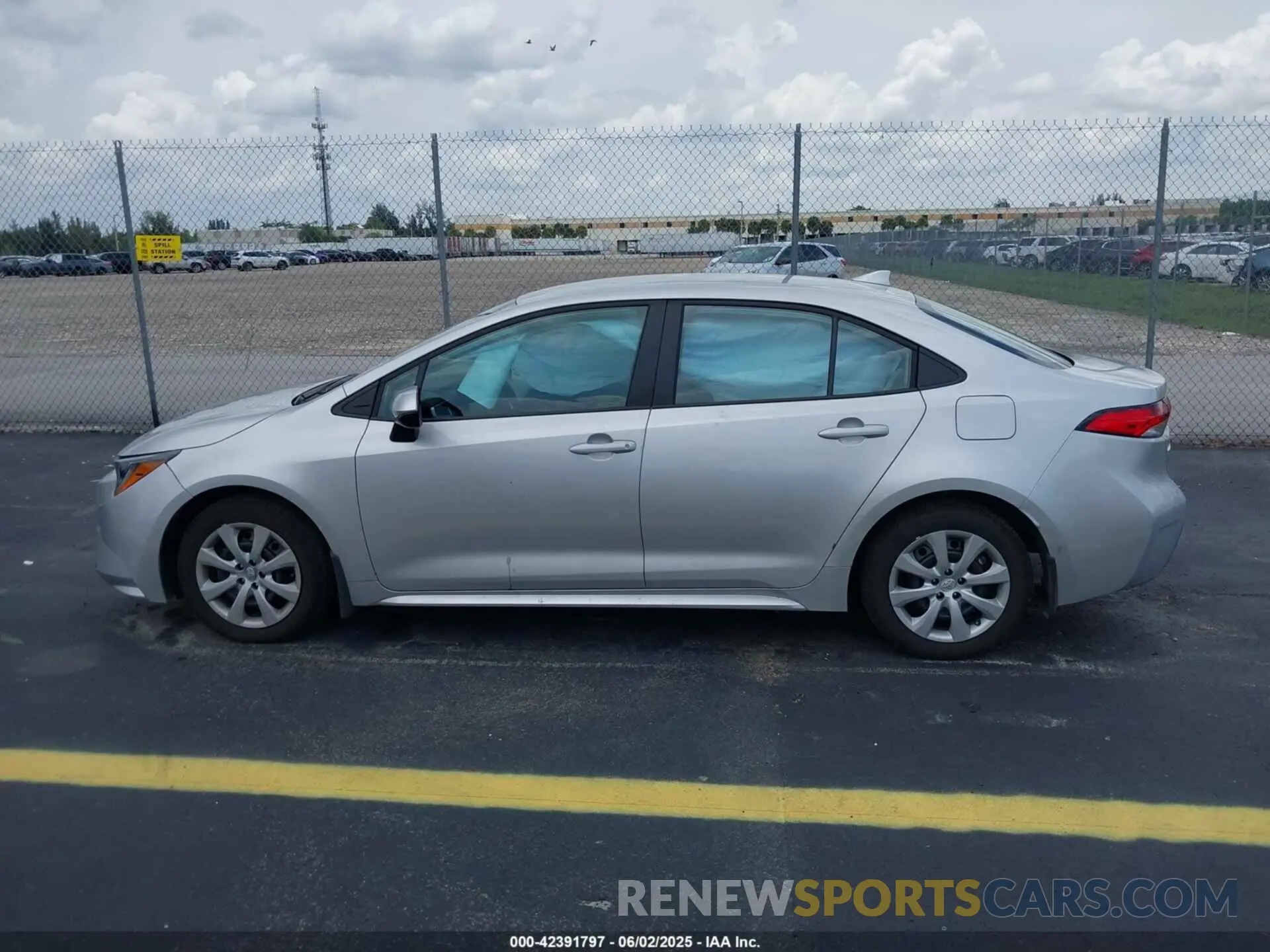 14 Photograph of a damaged car 5YFB4MDE6SP245694 TOYOTA COROLLA 2025
