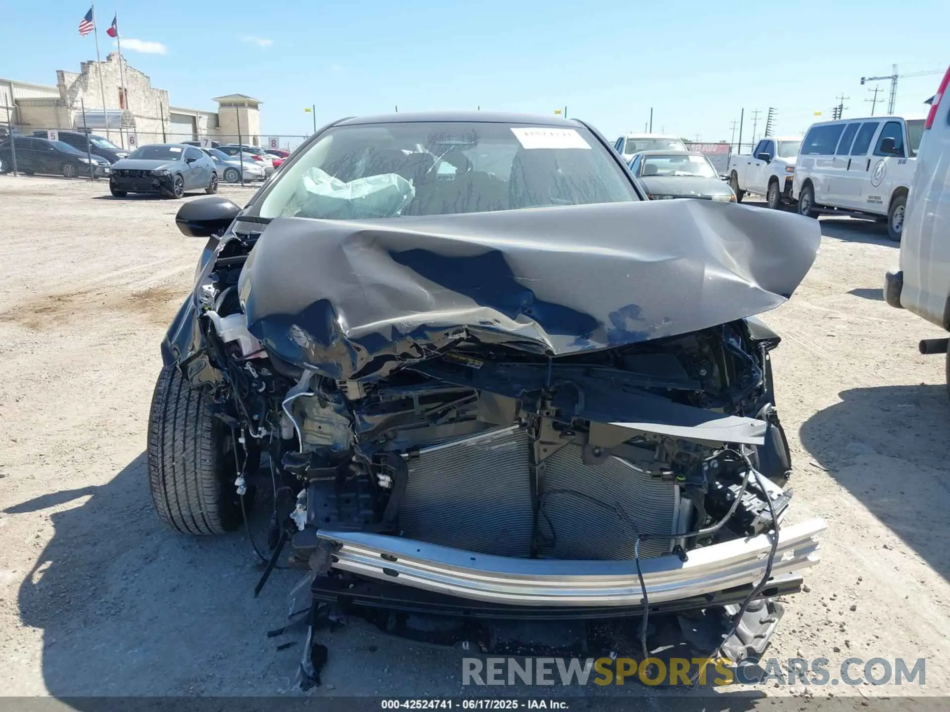 13 Photograph of a damaged car 5YFB4MDE6SP253987 TOYOTA COROLLA 2025