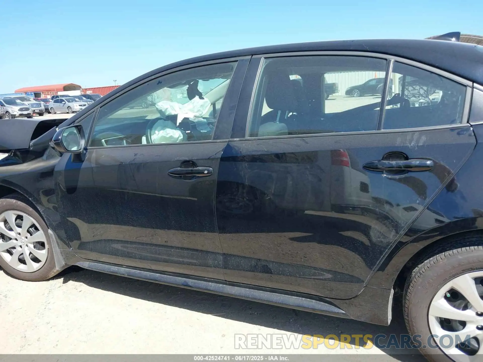 15 Photograph of a damaged car 5YFB4MDE6SP253987 TOYOTA COROLLA 2025