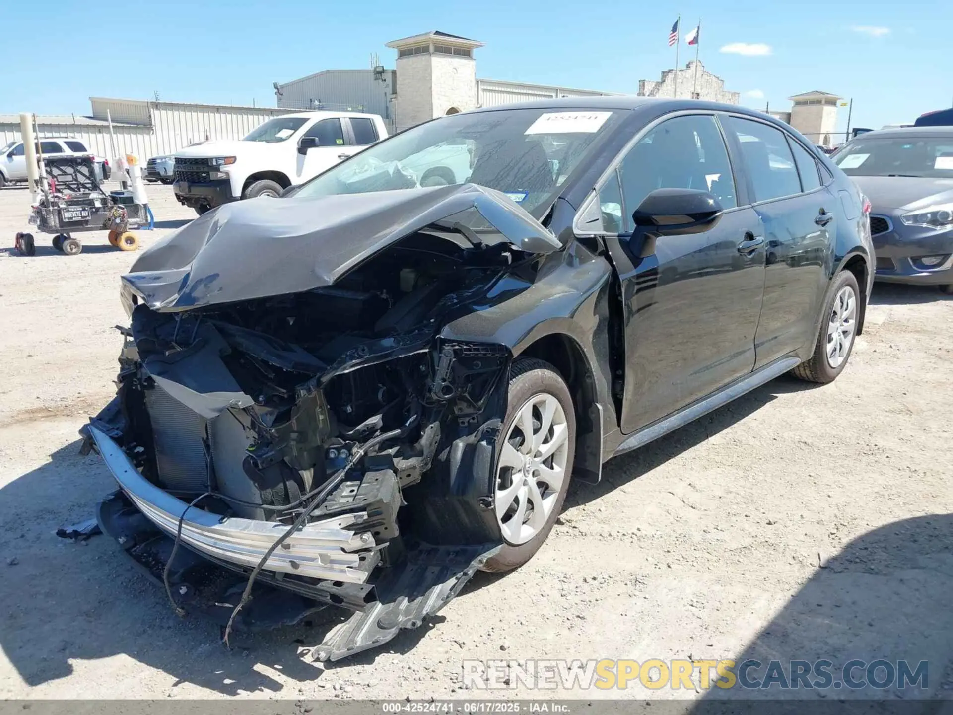 2 Photograph of a damaged car 5YFB4MDE6SP253987 TOYOTA COROLLA 2025
