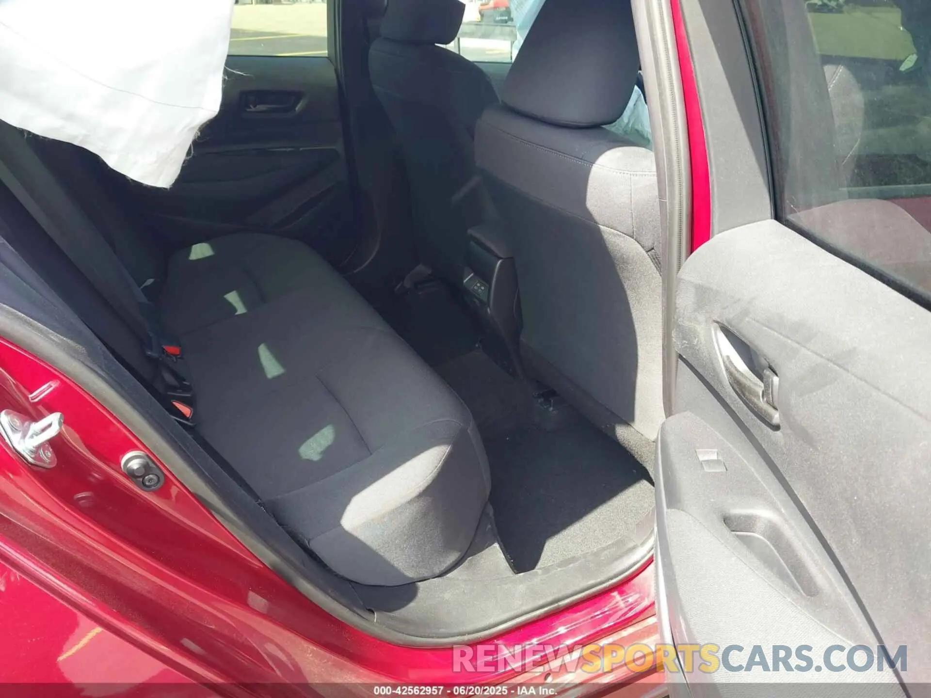 8 Photograph of a damaged car 5YFB4MDE6SP292000 TOYOTA COROLLA 2025