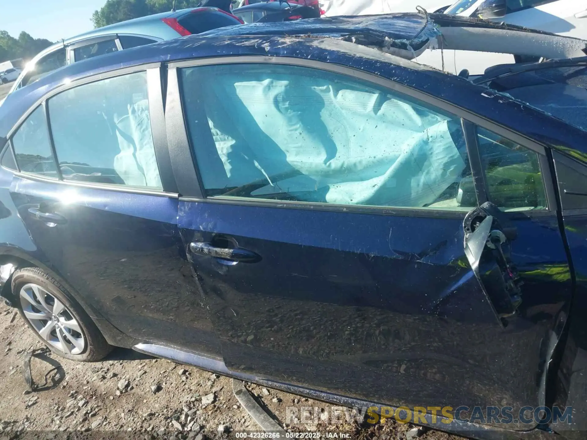 14 Photograph of a damaged car 5YFB4MDE6SP299156 TOYOTA COROLLA 2025