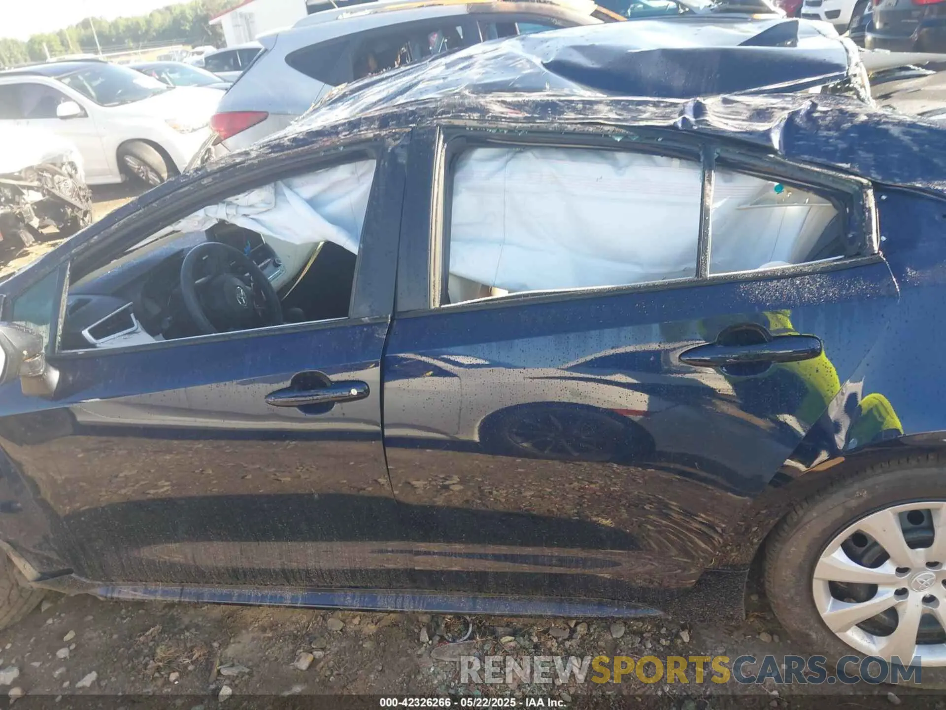 15 Photograph of a damaged car 5YFB4MDE6SP299156 TOYOTA COROLLA 2025