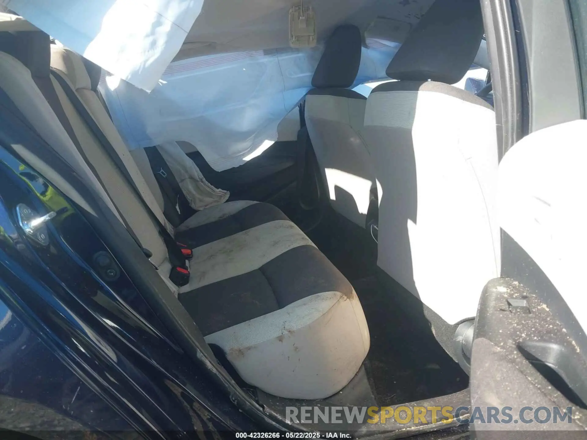 8 Photograph of a damaged car 5YFB4MDE6SP299156 TOYOTA COROLLA 2025