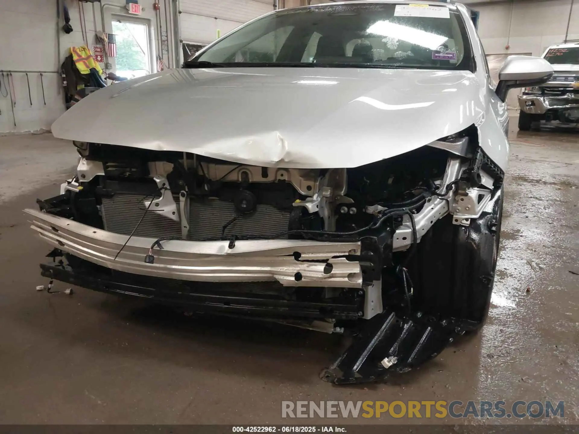 6 Photograph of a damaged car 5YFB4MDE7SP233196 TOYOTA COROLLA 2025