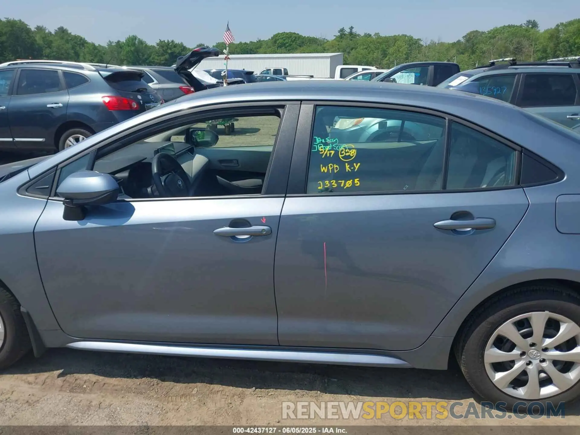 18 Photograph of a damaged car 5YFB4MDE7SP239970 TOYOTA COROLLA 2025