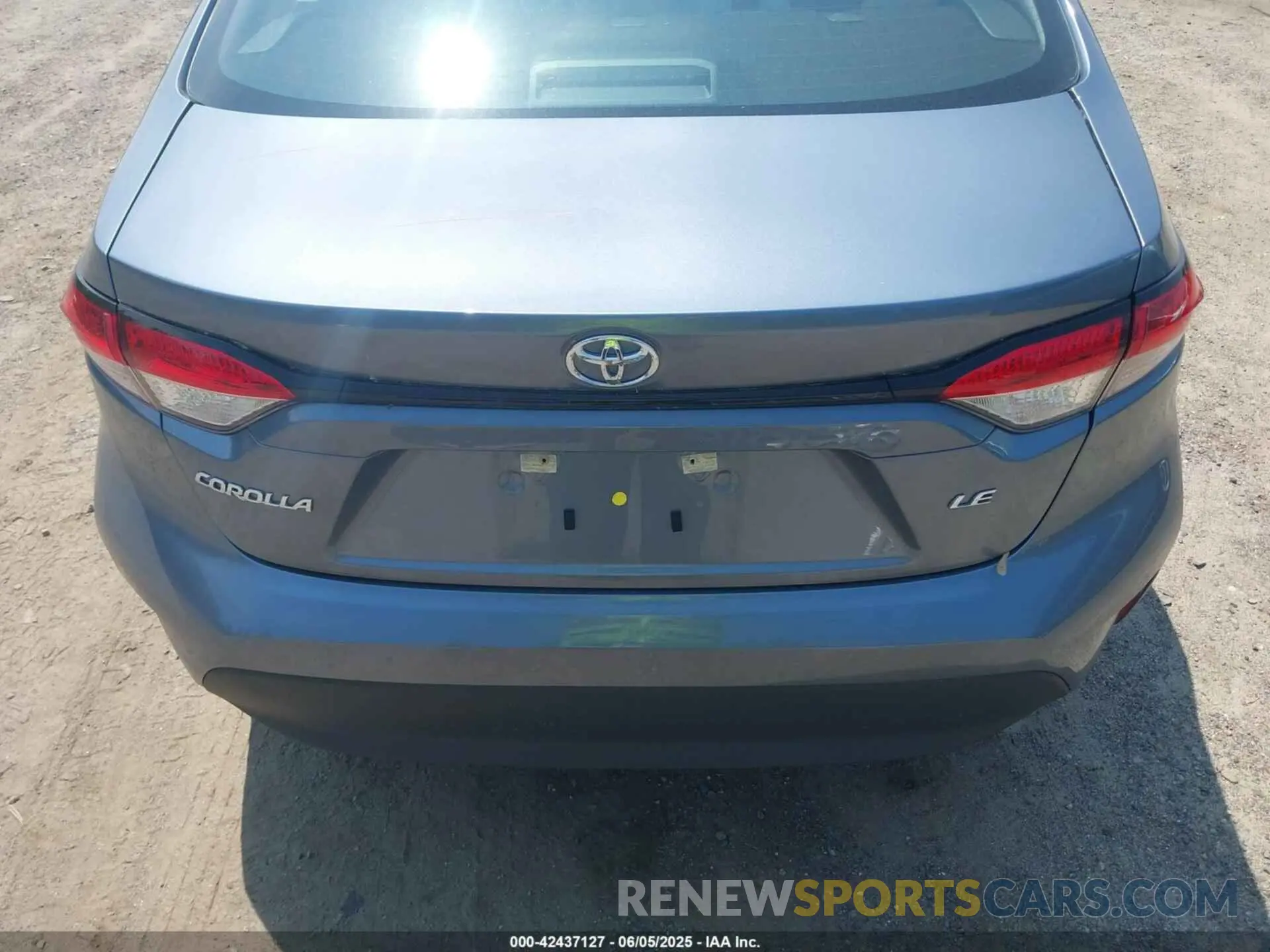 19 Photograph of a damaged car 5YFB4MDE7SP239970 TOYOTA COROLLA 2025