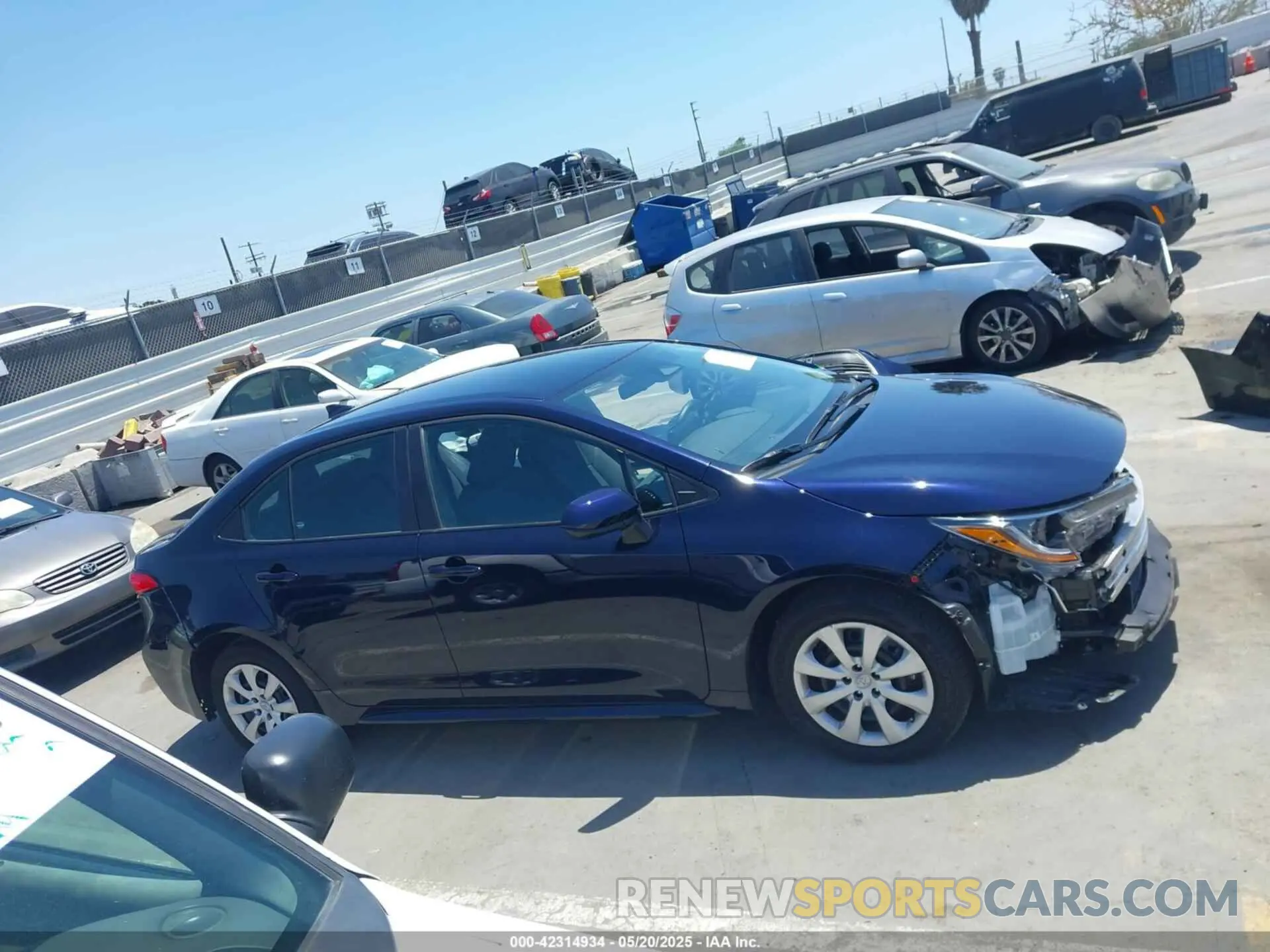 14 Photograph of a damaged car 5YFB4MDE7SP240827 TOYOTA COROLLA 2025