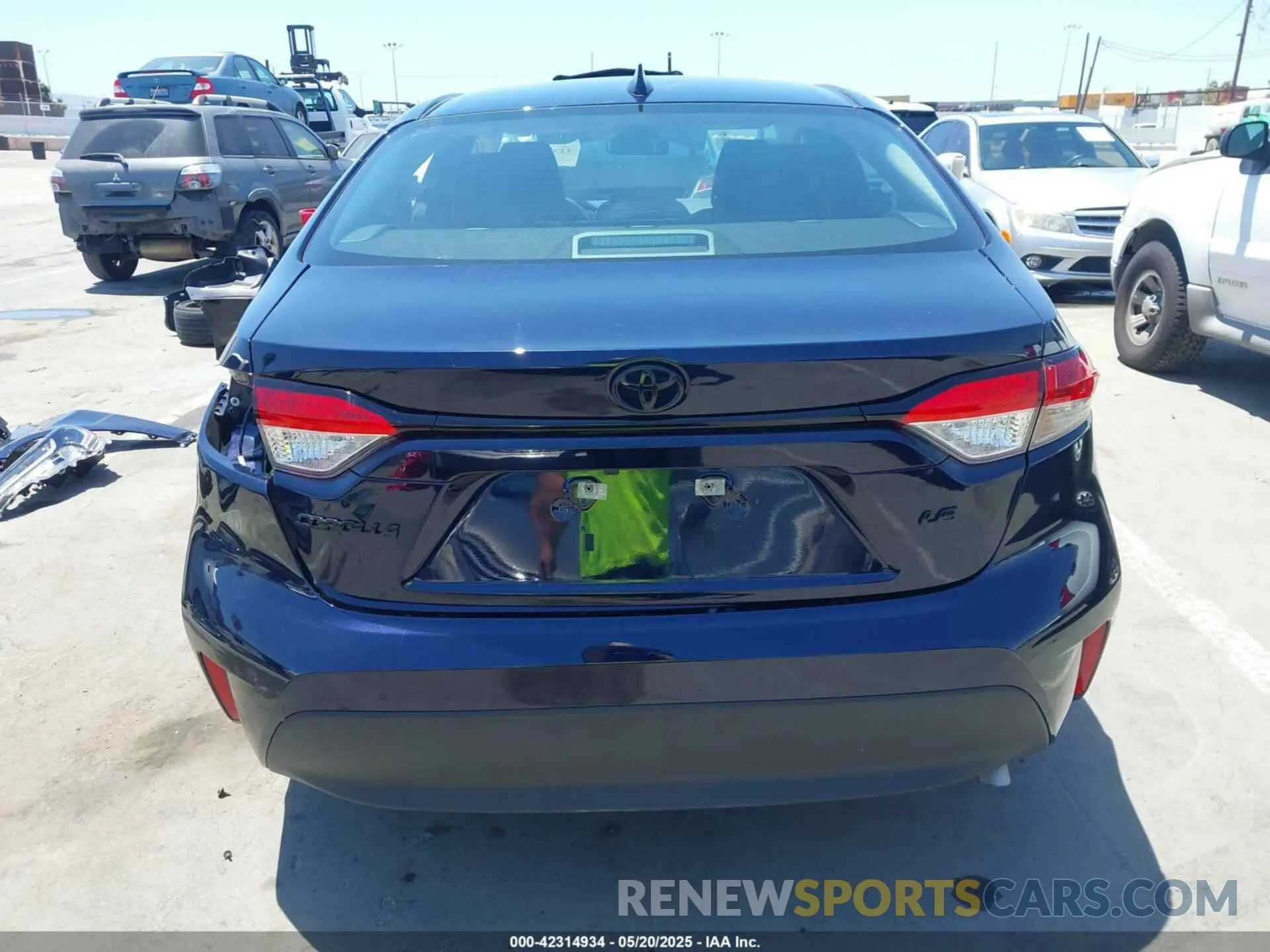 17 Photograph of a damaged car 5YFB4MDE7SP240827 TOYOTA COROLLA 2025