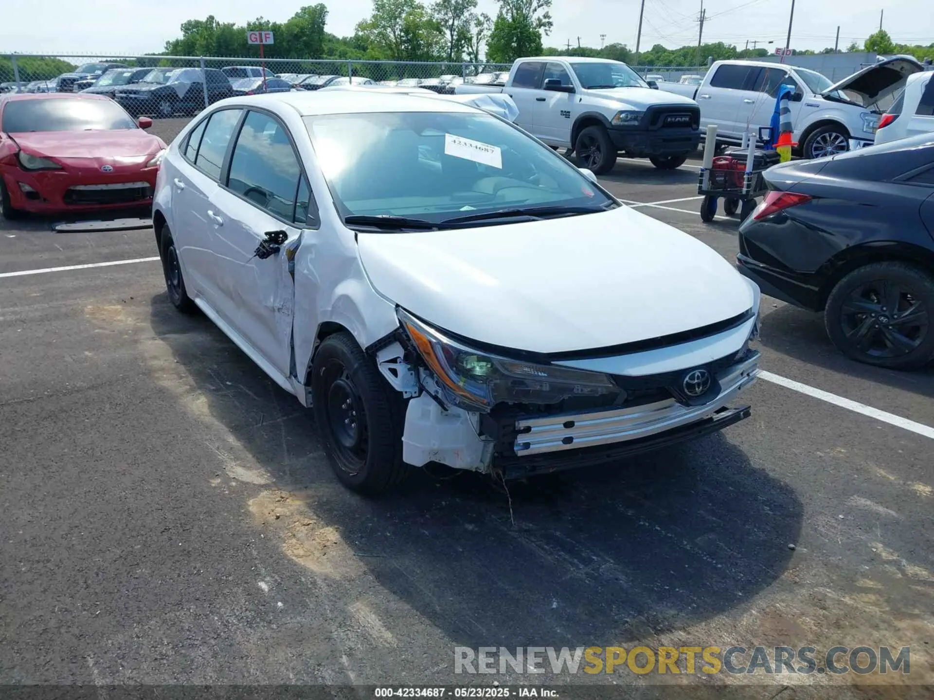 1 Photograph of a damaged car 5YFB4MDE7SP266506 TOYOTA COROLLA 2025