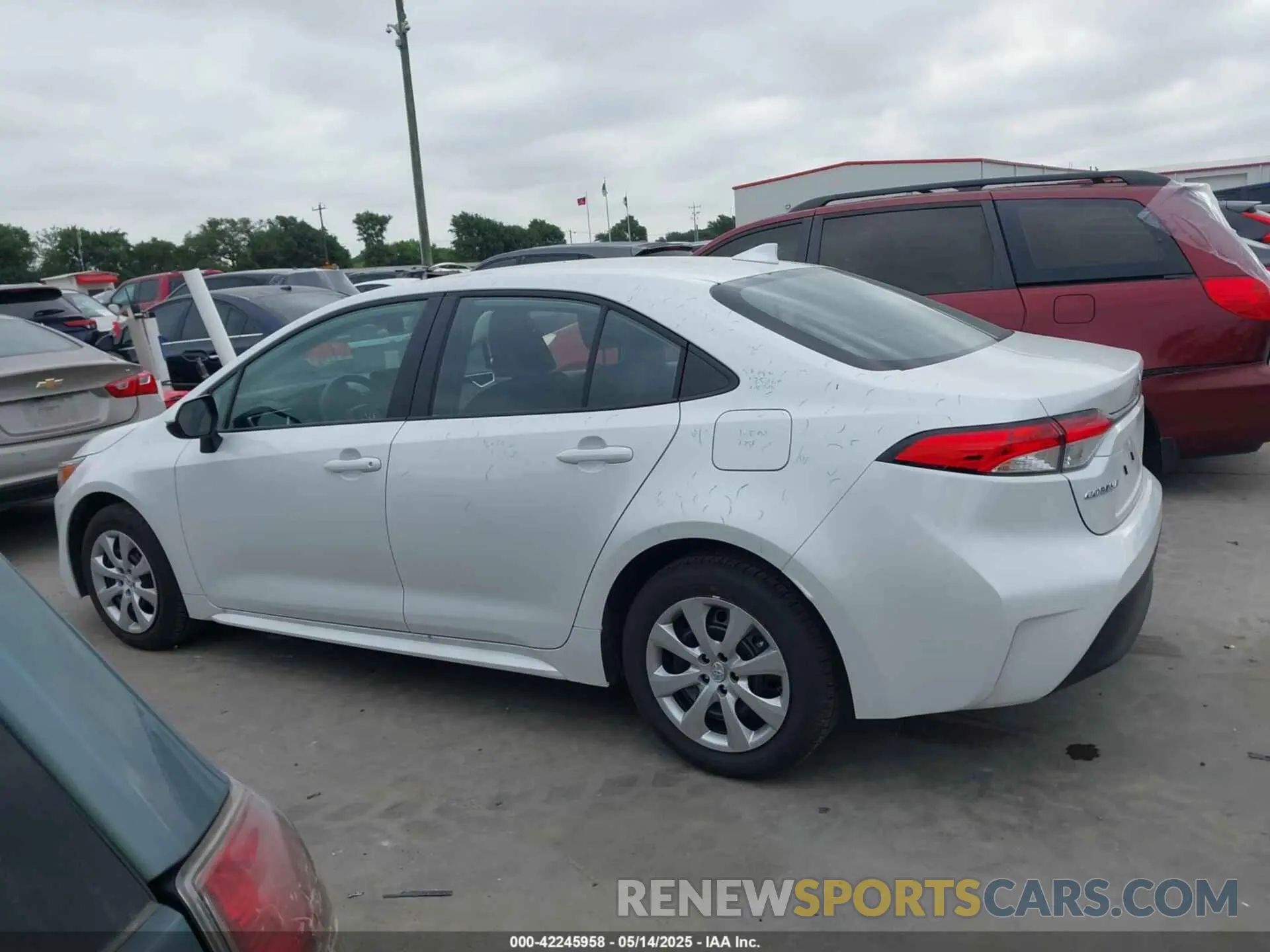14 Photograph of a damaged car 5YFB4MDE7SP271155 TOYOTA COROLLA 2025