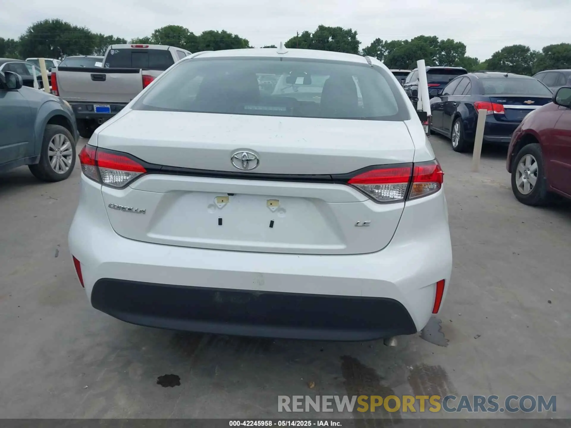 16 Photograph of a damaged car 5YFB4MDE7SP271155 TOYOTA COROLLA 2025