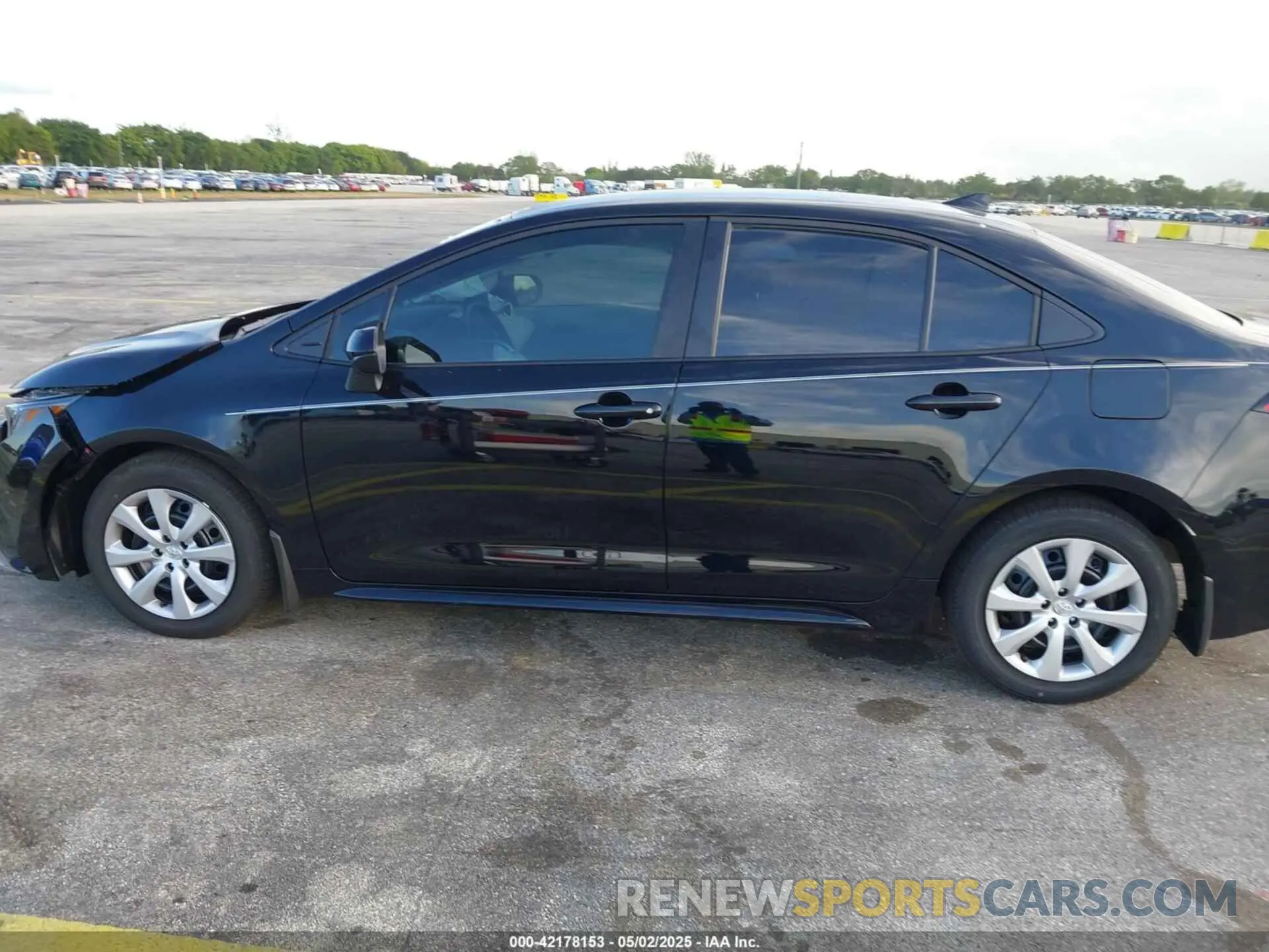 14 Photograph of a damaged car 5YFB4MDE7SP286769 TOYOTA COROLLA 2025
